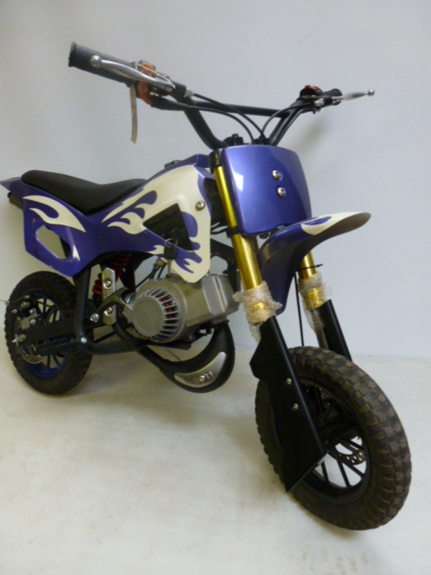 ZHEJING LYAA Company Ltd Mini Petrol Pit/Dirt Bike in Purple with White Flame, Model MD01/MD03, Year - Image 5 of 9