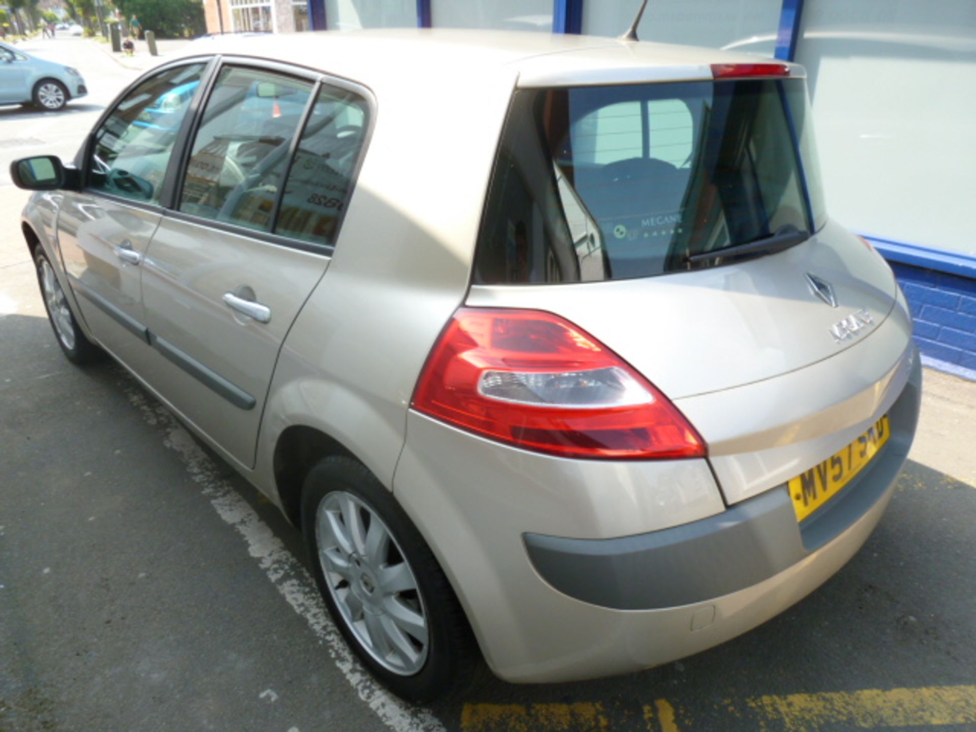 MV57 SKD (2007) Renault Megane Dynamique in Gold. 1998cc, Petrol, 5 Door Hatchback. Date First - Bild 8 aus 22