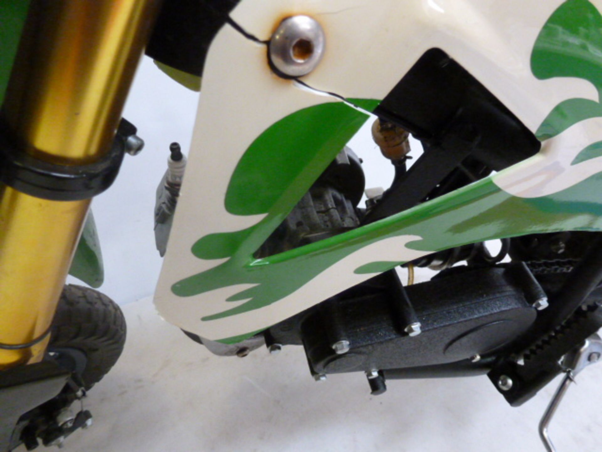 ZHEJING LYAA Company Ltd Mini Petrol Pit/Dirt Bike in Green with White Flame, Model MD01/MD03, - Image 9 of 10