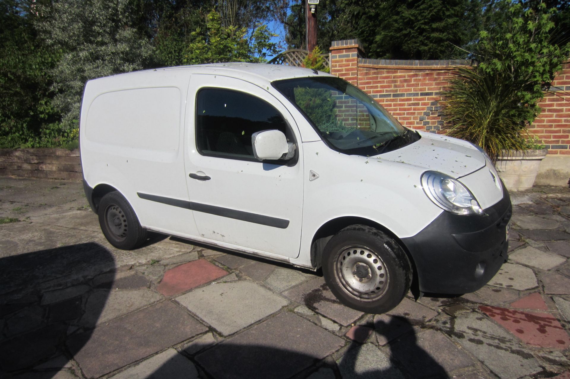 SW10 BYB (2010) Kangoo ML19 Extra DCI70 Car Derived Van. Colour White, 1461cc, Diesel. Date First - Image 3 of 10