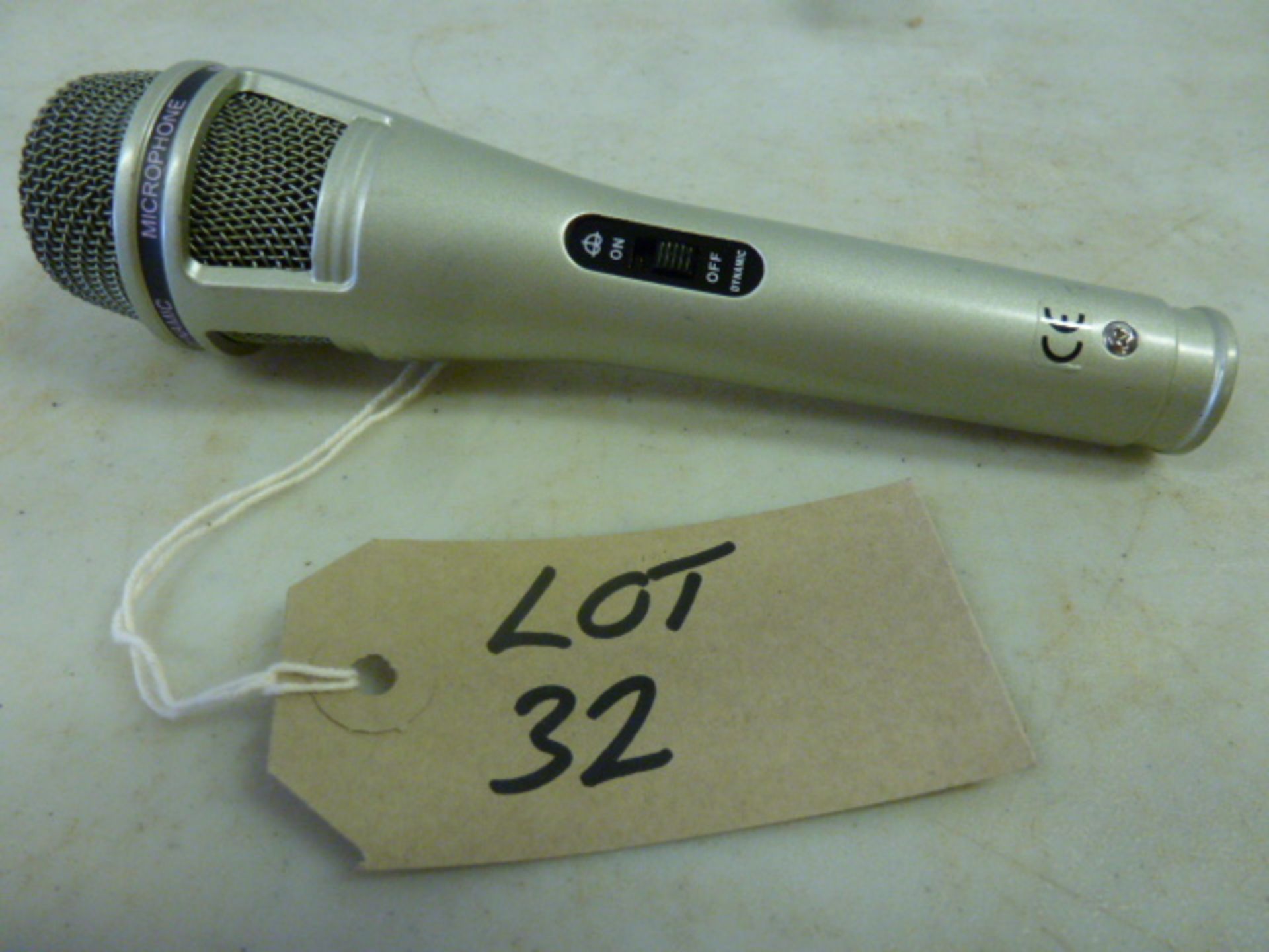 Professional Dynamic Microphone, IMP.600 in Silver.