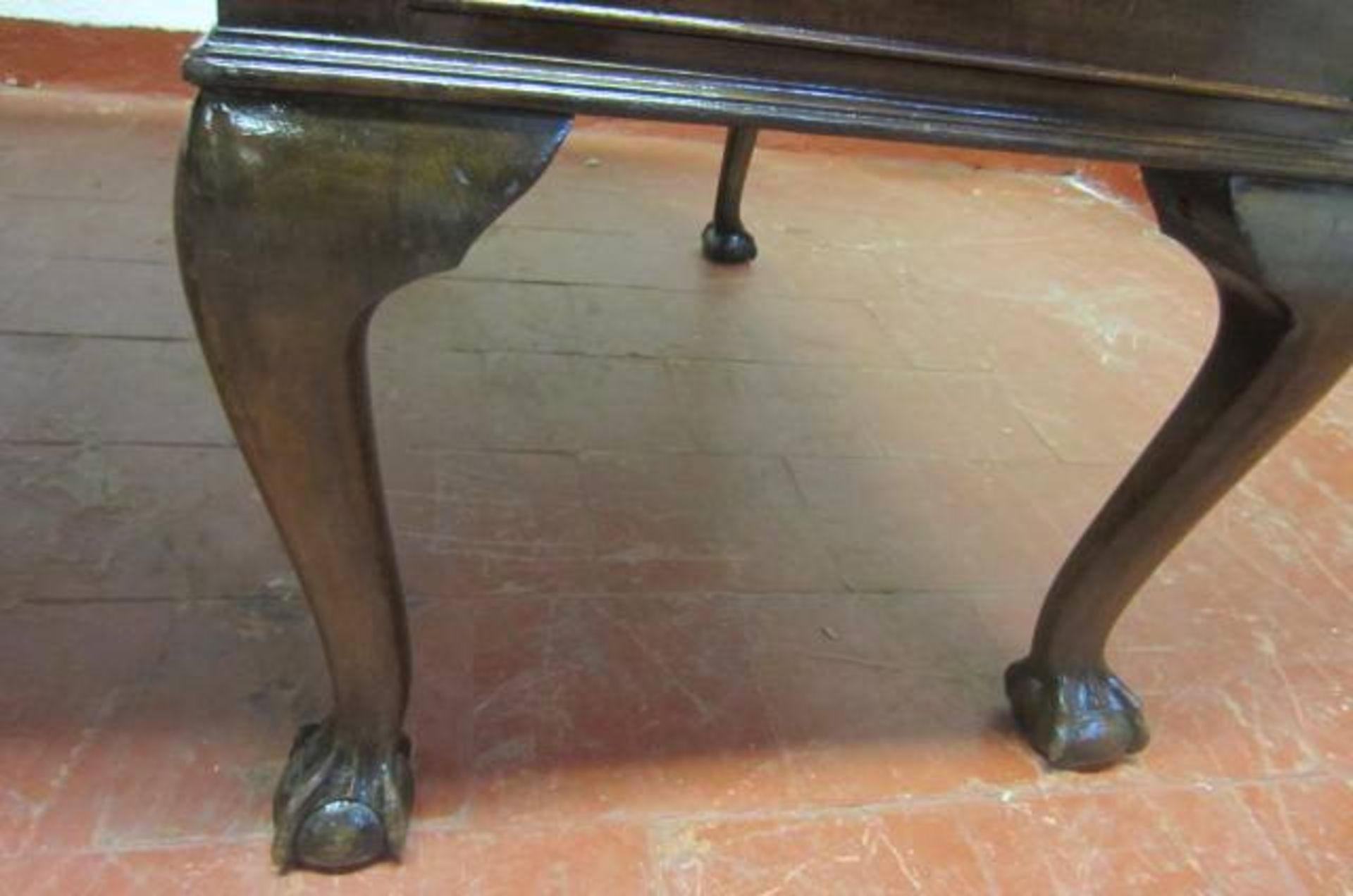 An Edwardian Mahogany, Double Pedestal Desk with 7 Drawers & Leather Insert Top on Ball & Claw Feet. - Image 13 of 16