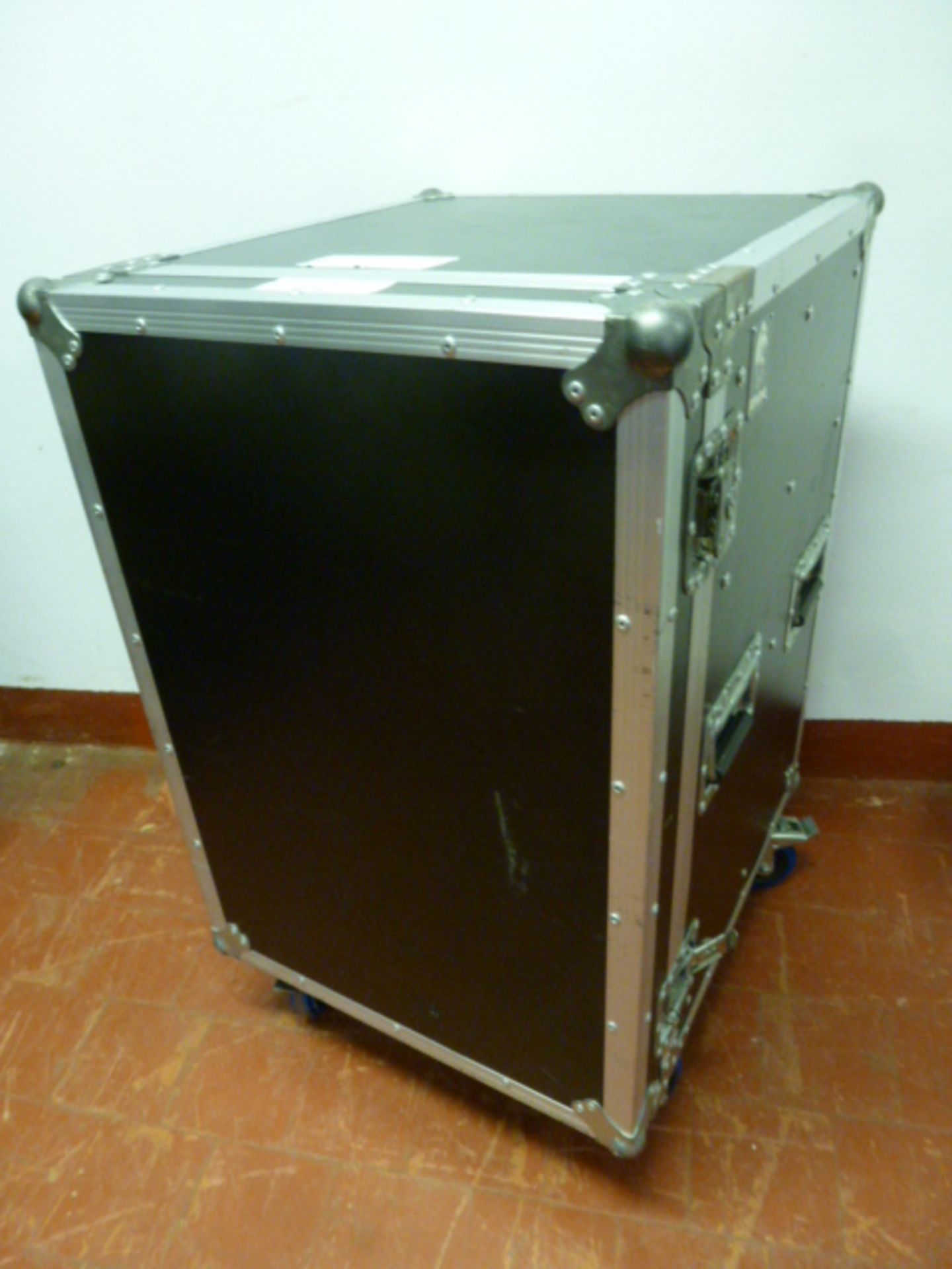 Rhino Production Flight Case with 4 Drawers, on Castors. Size (H) 92cm x (D) 60cm x (W) 53cm.