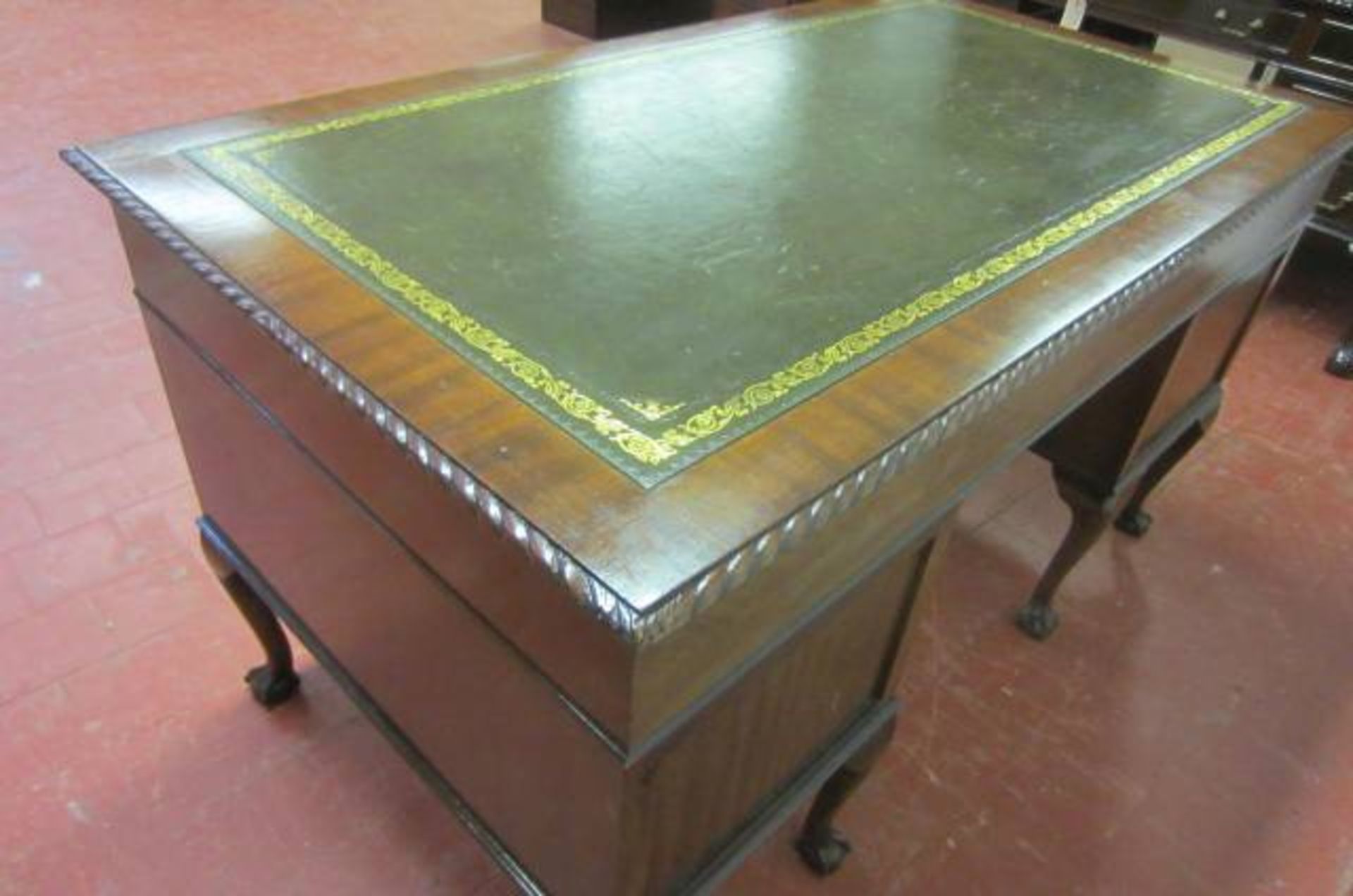 An Edwardian Mahogany, Double Pedestal Desk with 7 Drawers & Leather Insert Top on Ball & Claw Feet. - Image 14 of 16