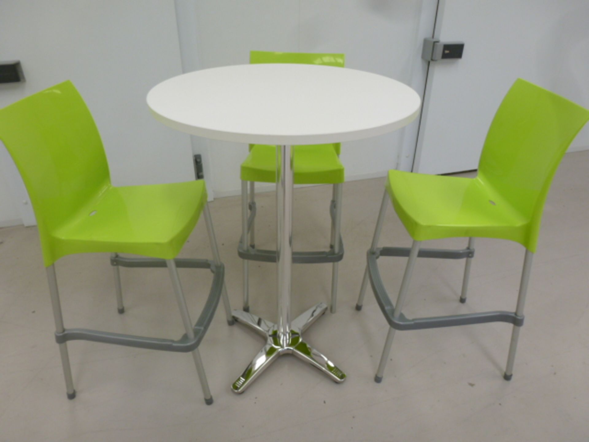 White Round Top Table (Dia 80cm x H 12cm) on Chrome Base with 4 x Plastic Lime Green Stools - Image 3 of 4