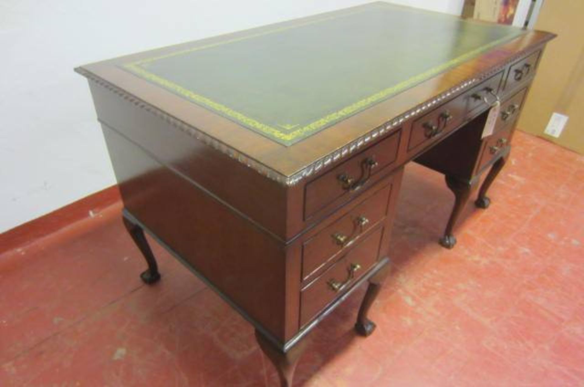 An Edwardian Mahogany, Double Pedestal Desk with 7 Drawers & Leather Insert Top on Ball & Claw Feet. - Image 4 of 16