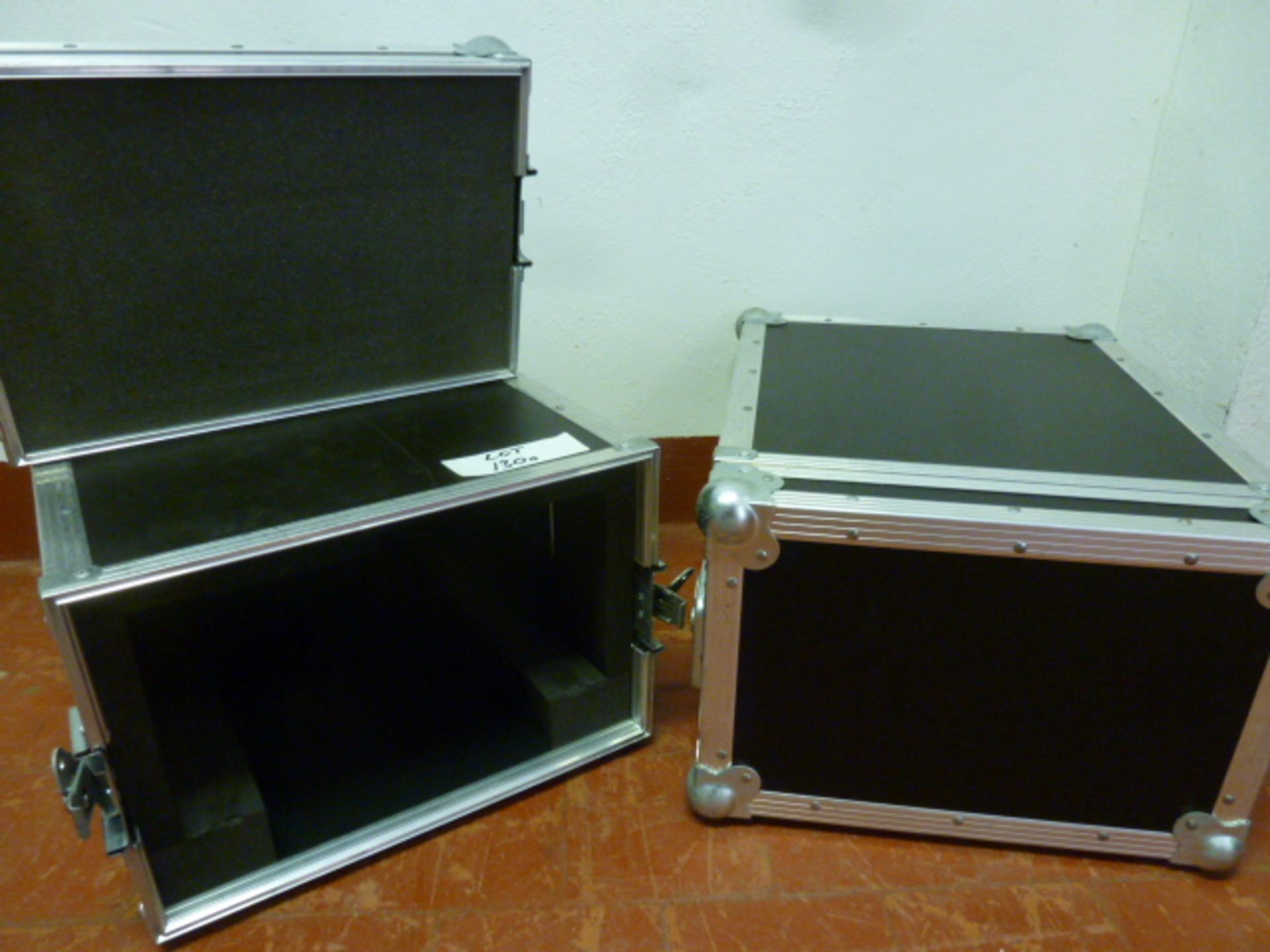 2 x Unbranded Vented Flight Cases. Size (H)27 x (D)50 x (W)40.