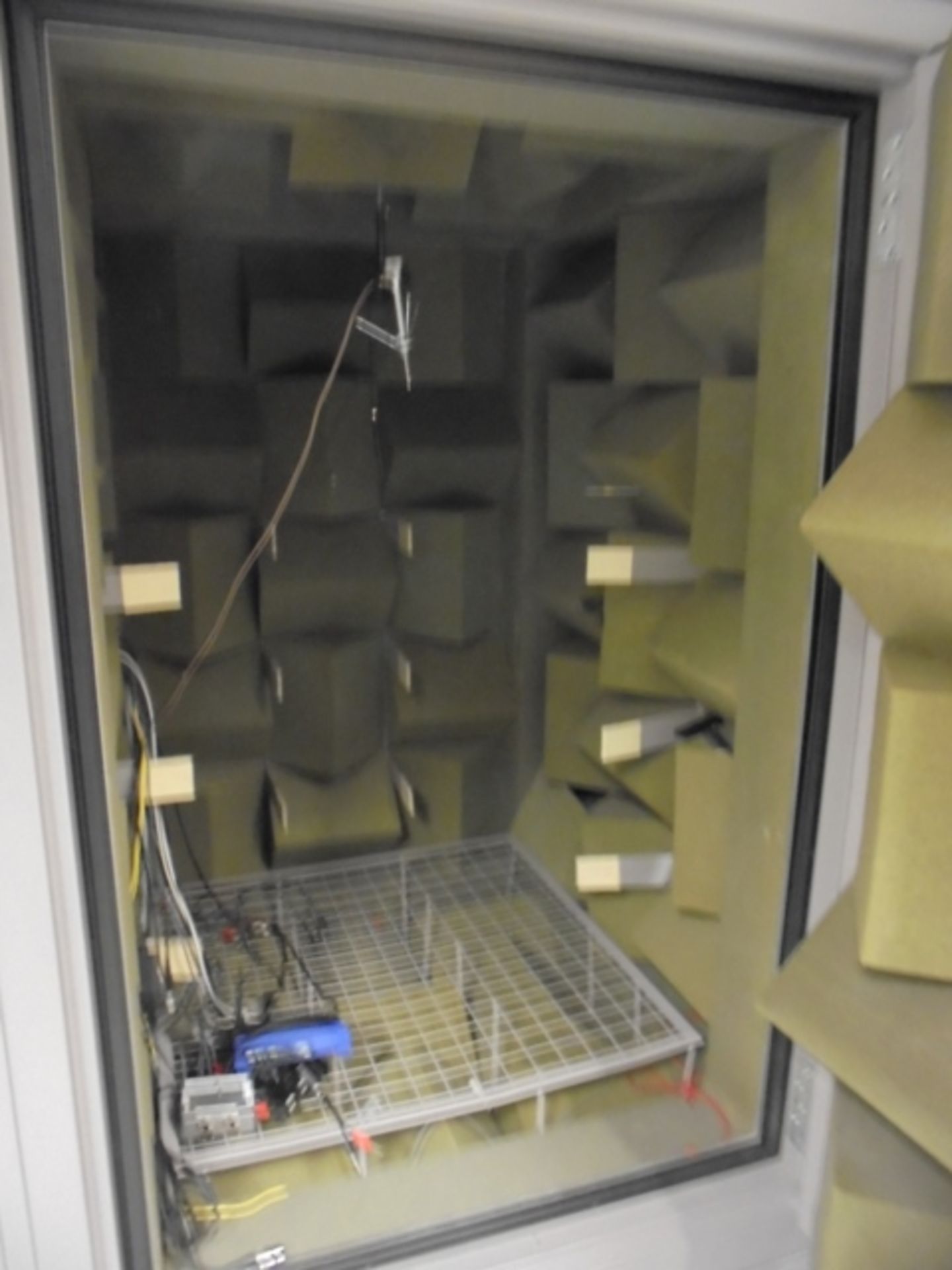 IAC Acoustic Test Chamber with Noise Lock Acoustic Door. Size (H)2.1m x (D)1.45m x (W)1.45m - Image 2 of 3