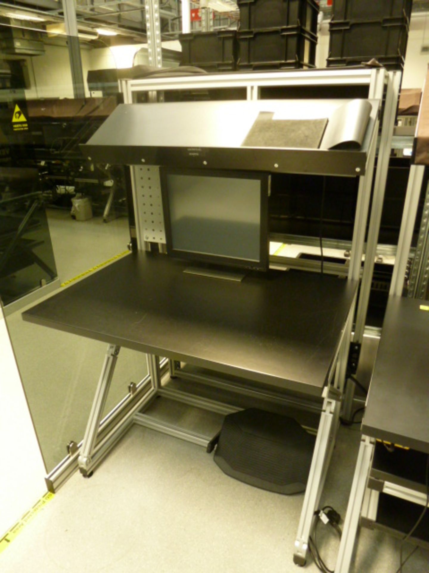 4 x 1000mm Fully Adjustable Aluminium Framed Work Benches with Shelf Over & Anti Static Mat for - Image 4 of 4