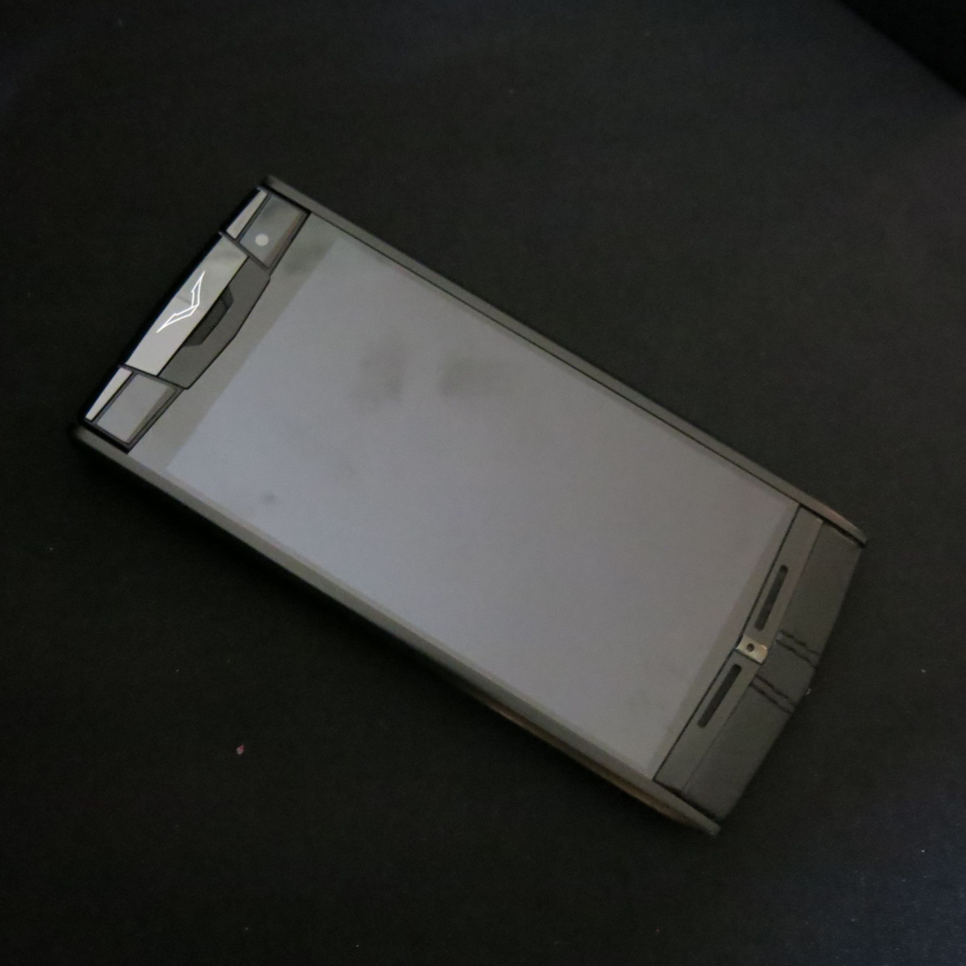 Entire Contents of the VERTU Museum Collection to Include: 105 Various Iconic Phones & Appearance - Image 27 of 106