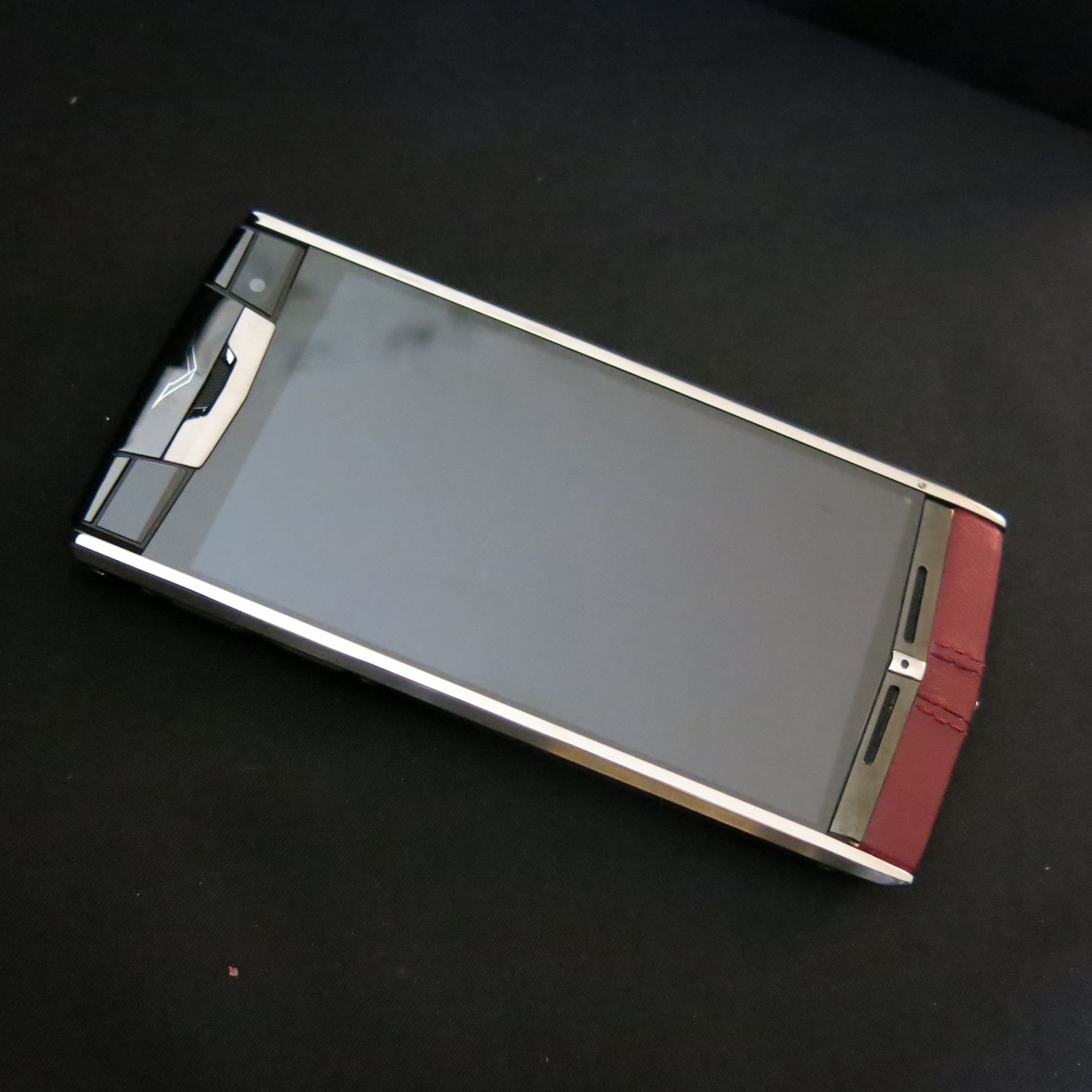 Entire Contents of the VERTU Museum Collection to Include: 105 Various Iconic Phones & Appearance - Image 25 of 106