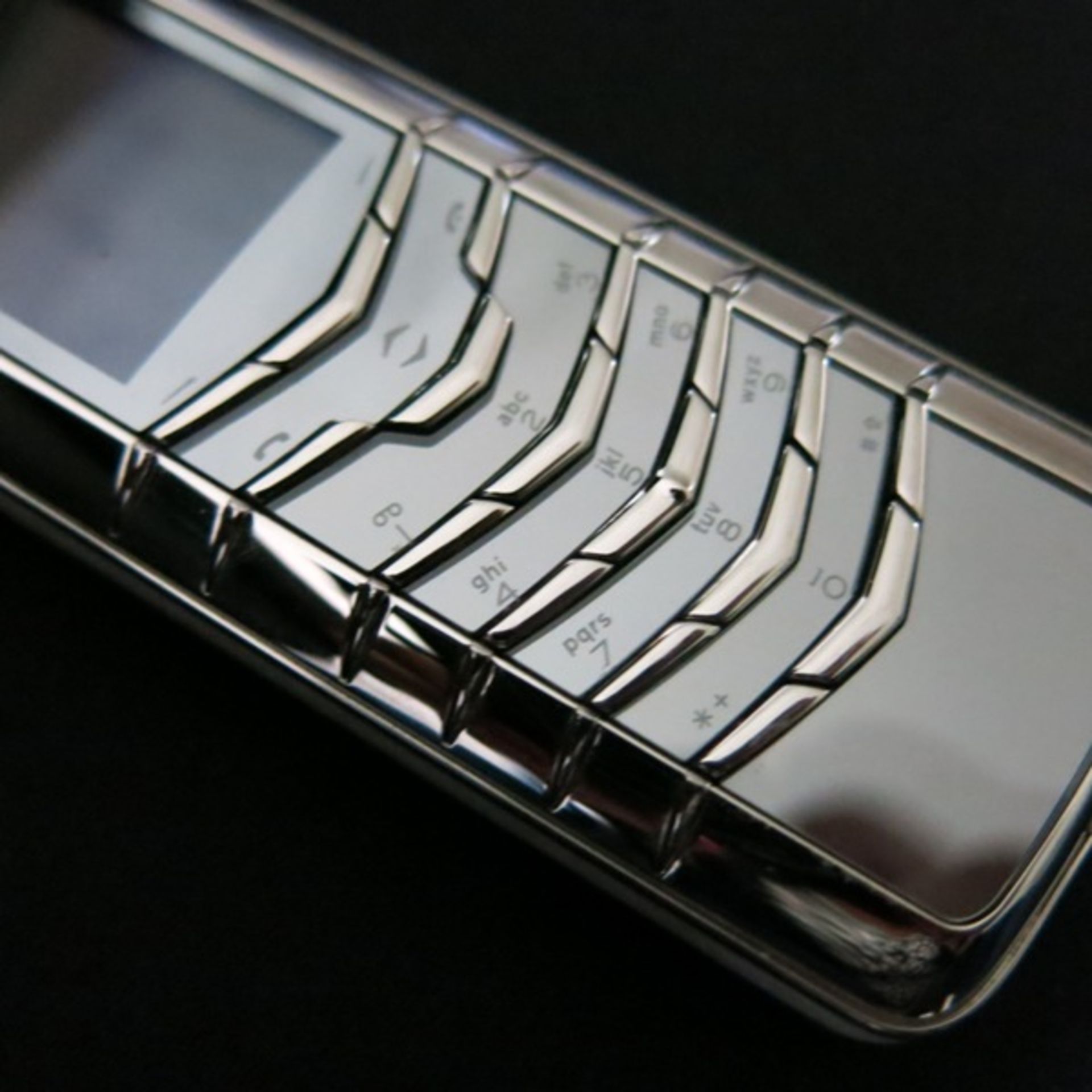 Vertu Signature Classic Phone in Platinum (950) with Platinum Functional Keys & Outer Cover. - Image 3 of 3