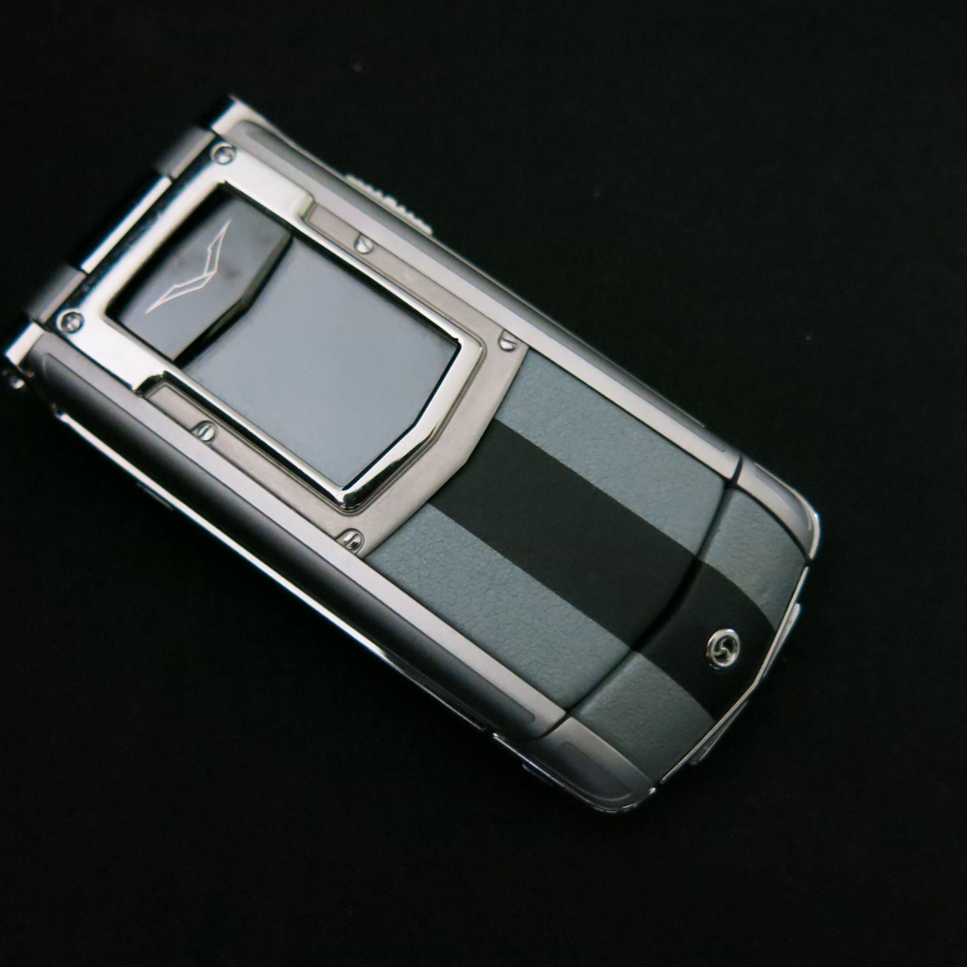 Entire Contents of the VERTU Museum Collection to Include: 105 Various Iconic Phones & Appearance - Image 66 of 106