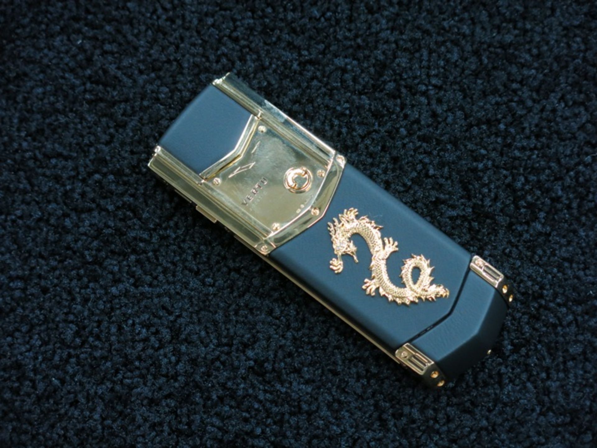 Vertu 18kt Yellow Gold Signature S Phone. Special Edition Dragon with Small Diamond Eyes & - Image 4 of 4