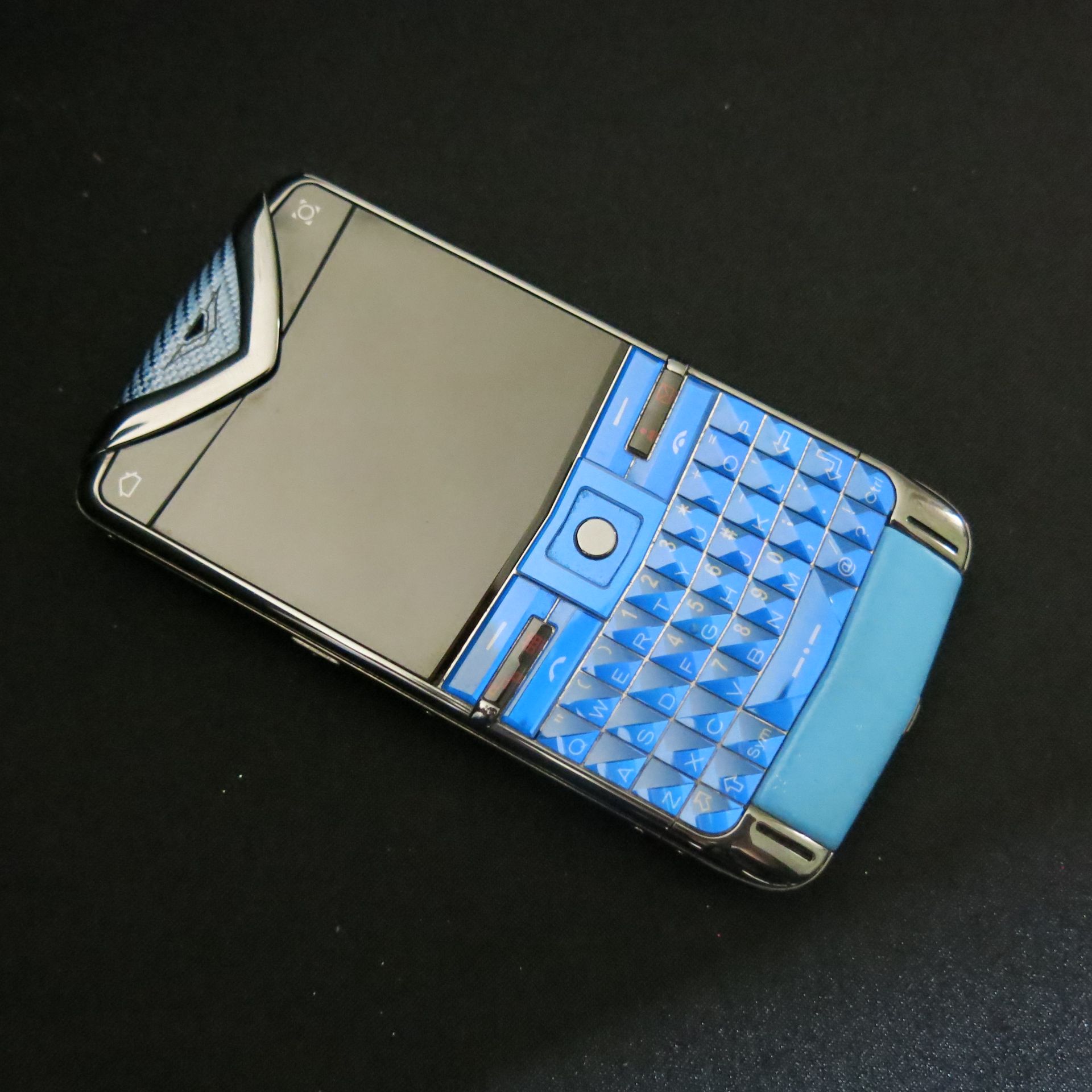 Entire Contents of the VERTU Museum Collection to Include: 105 Various Iconic Phones & Appearance - Image 76 of 106
