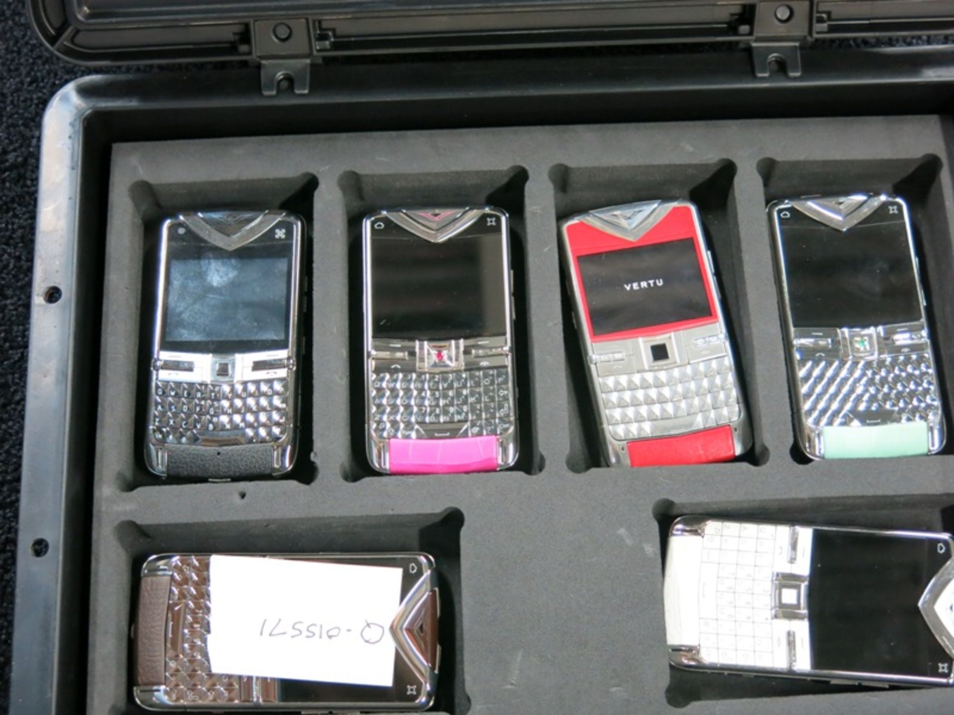 Archive Collection of 23 Vertu Constellation Quest Phones made of Stainless Steel, Ceramic Pillow, - Image 4 of 4