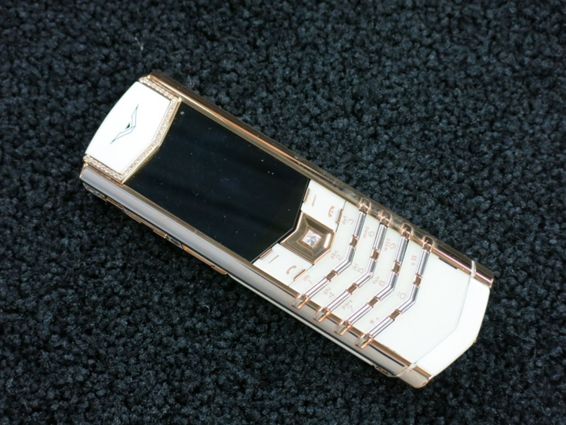 Vertu 18kt Red Gold Signature S Phone with Diamond Trim, Pillow Frame & Side Cheeks. Large Red - Image 4 of 5