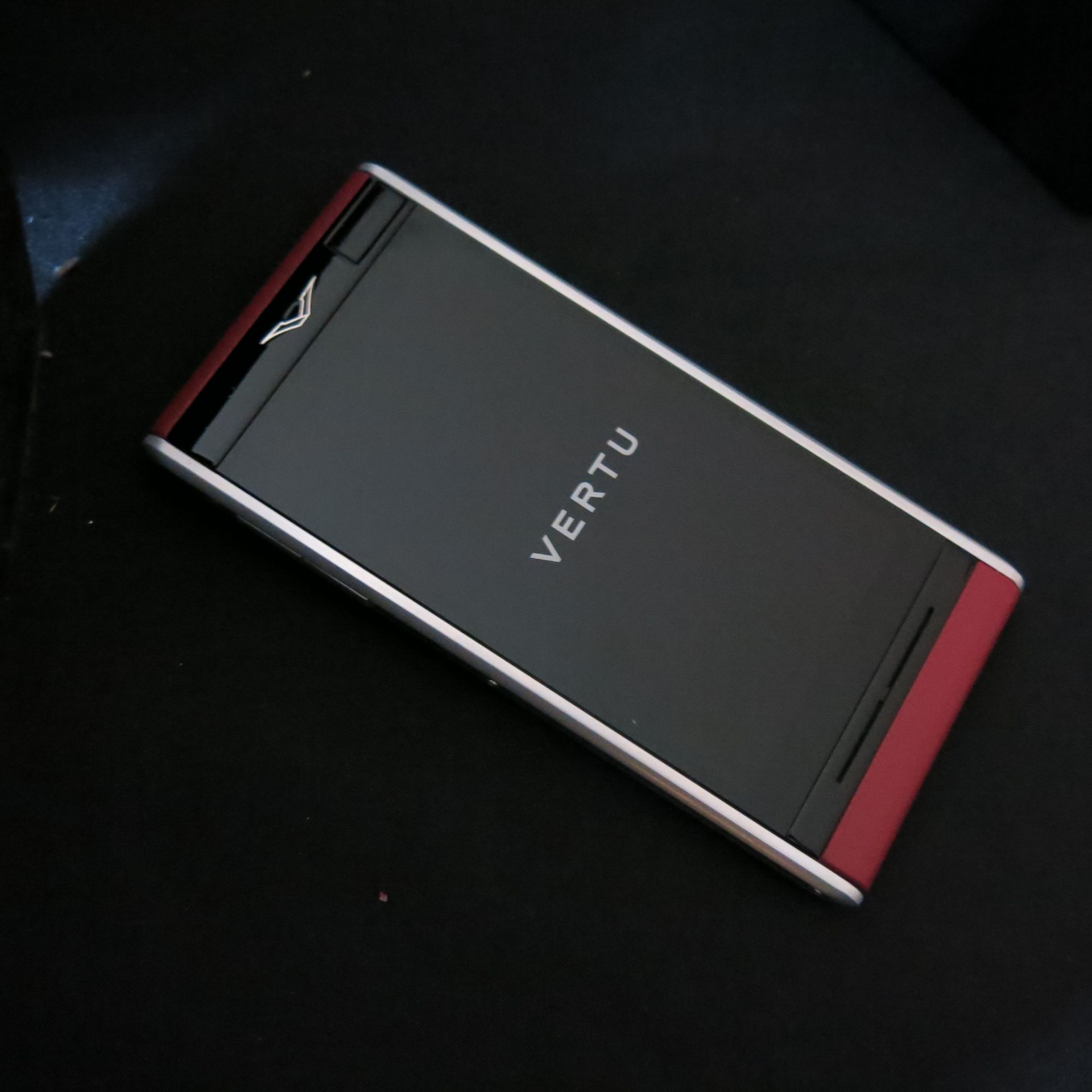 Entire Contents of the VERTU Museum Collection to Include: 105 Various Iconic Phones & Appearance - Image 19 of 106