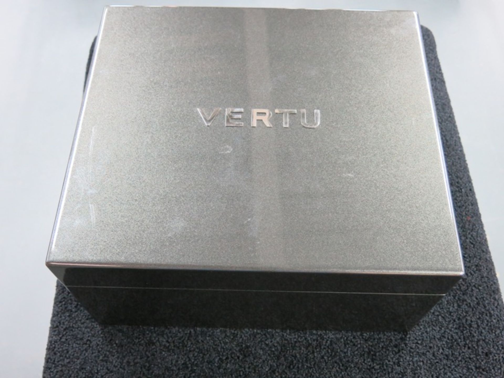 Vertu Ferrari Ascent Phone. Limited Edition 166 of 1947. Comes with Ferrari Presentation Box & Pouch - Image 5 of 5