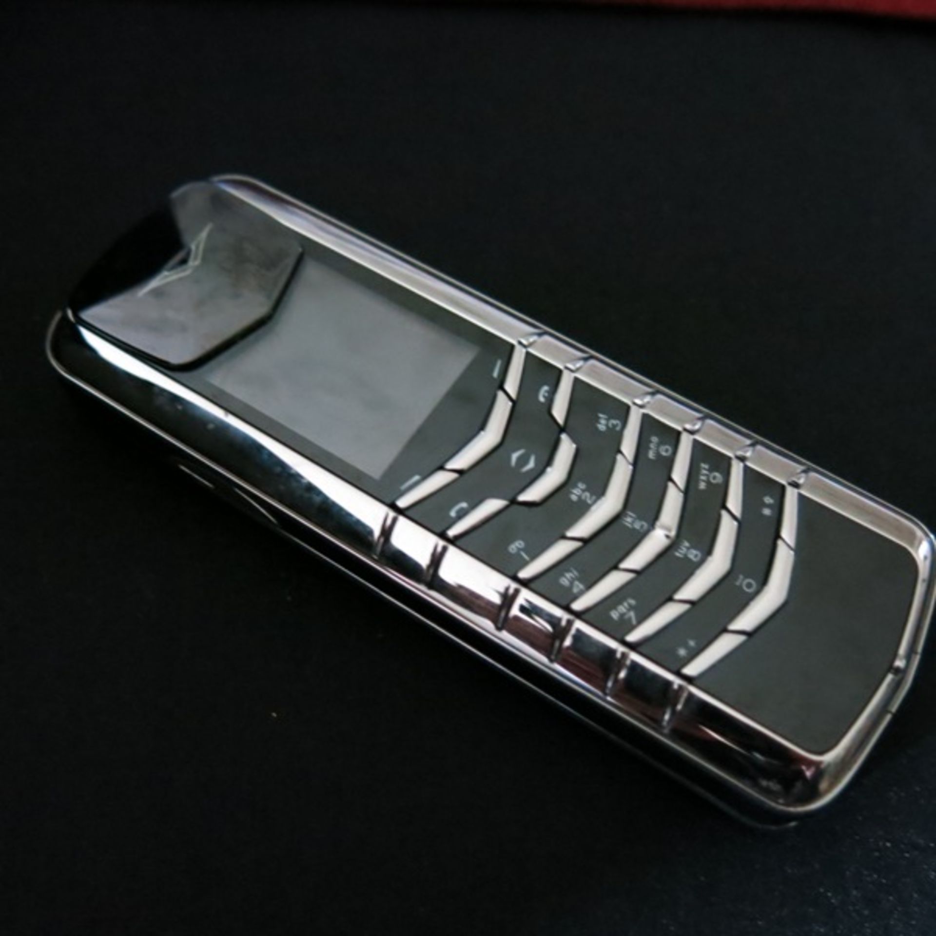 Vertu Signature Classic Phone in Platinum (950) with Platinum Functional Keys & Outer Cover. - Image 3 of 5