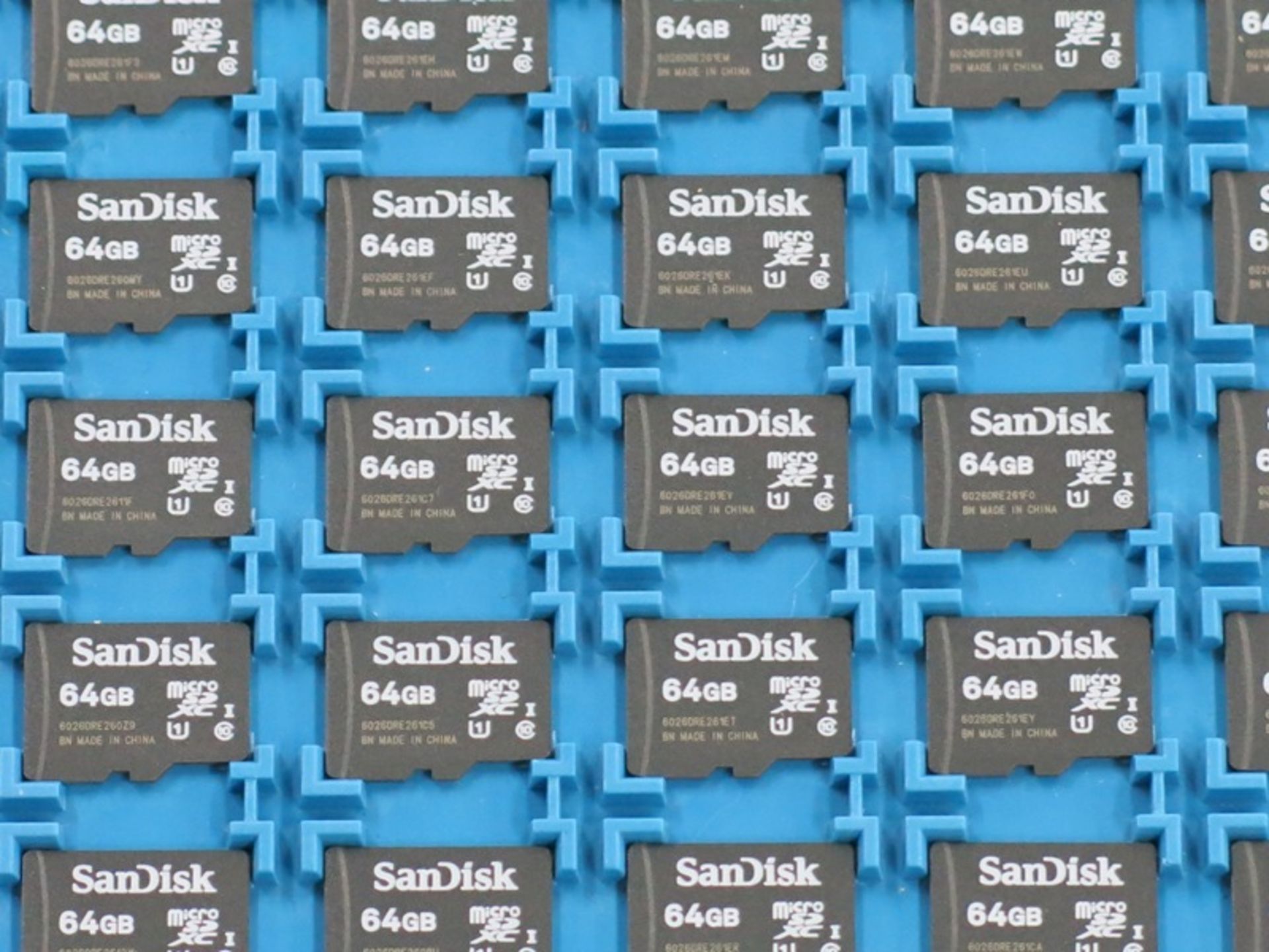 Approx 774 Micro SD Cards to Inlcud3e: 407 x 64GB / 254 x 32GB / 113 x 8GB (As Viewed) - Image 3 of 4