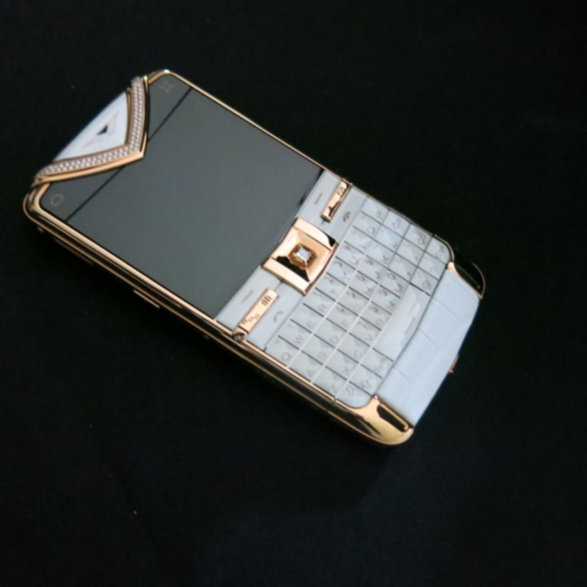 Vertu Constellation Quest Phone in 18kt Red Gold with Diamond Pillow Trim & Diamond Select Key. - Image 2 of 7