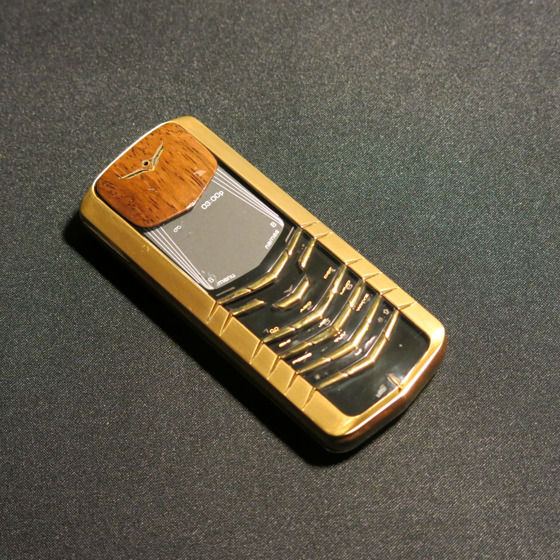 Entire Contents of the VERTU Museum Collection to Include: 105 Various Iconic Phones & Appearance - Image 67 of 106