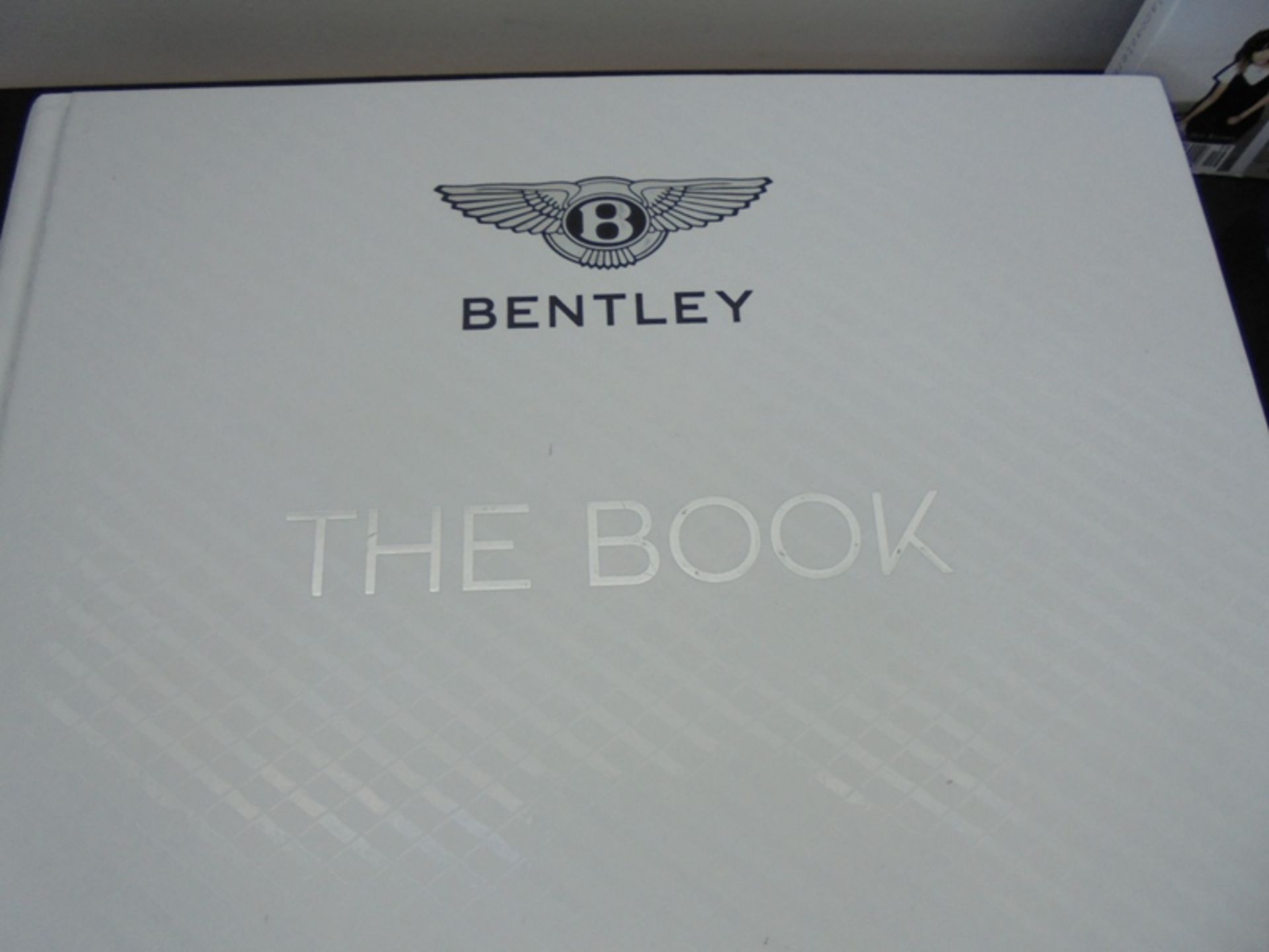 6 x Assorted Books to Include: Bentley The Book by TaNeues, Harry Winston Rare Jewels of the - Image 2 of 7