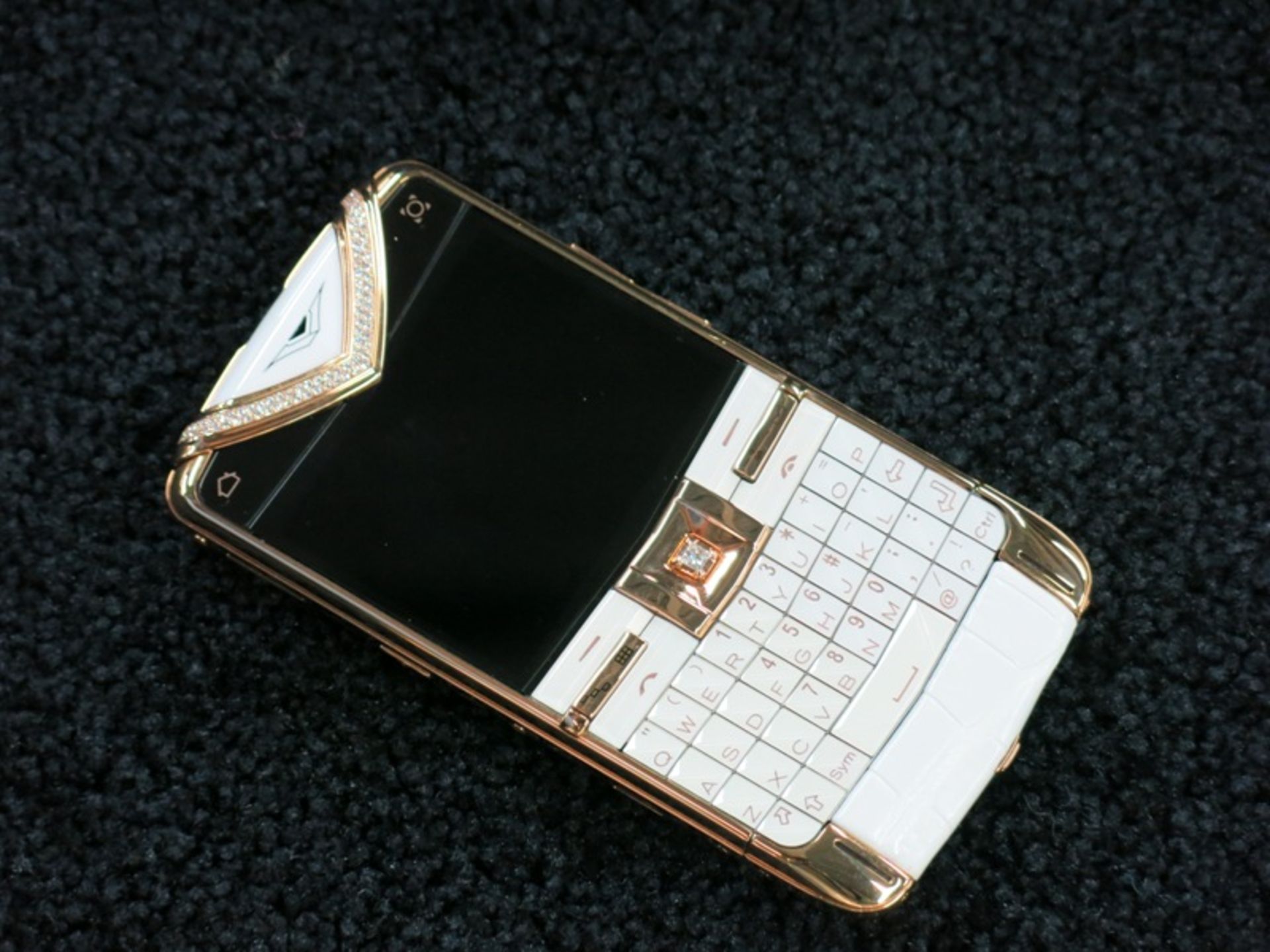 Vertu Constellation Quest Phone in 18kt Red Gold with Diamond Pillow Trim & Diamond Select Key. - Image 6 of 7