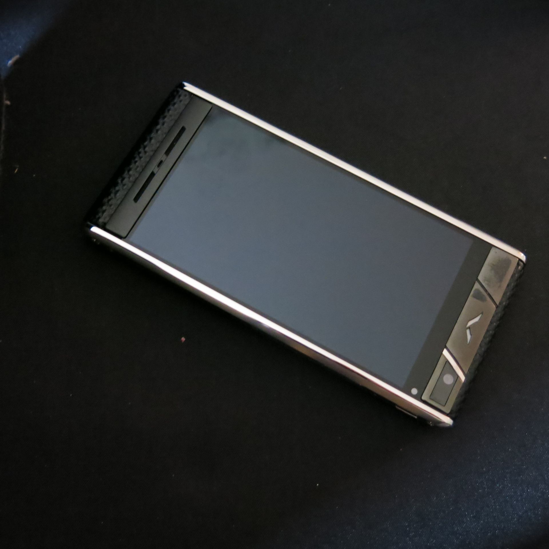 Entire Contents of the VERTU Museum Collection to Include: 105 Various Iconic Phones & Appearance - Image 15 of 106