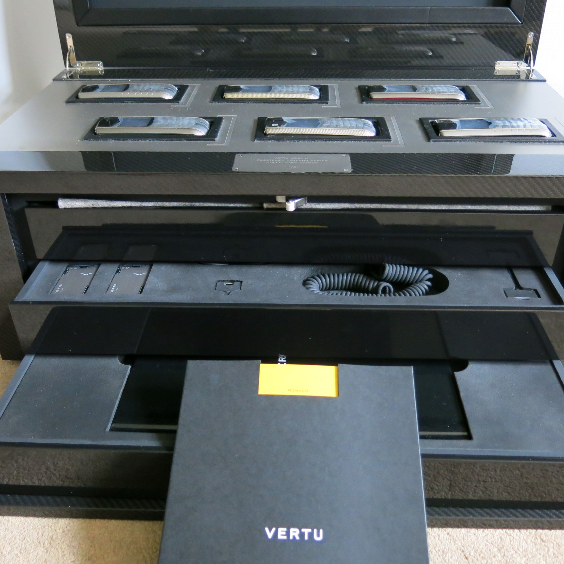 Presentation Display Case of 6 Vertu Ascent Racetrack Legend Series Phones. Collectors Edition 11/ - Image 5 of 9