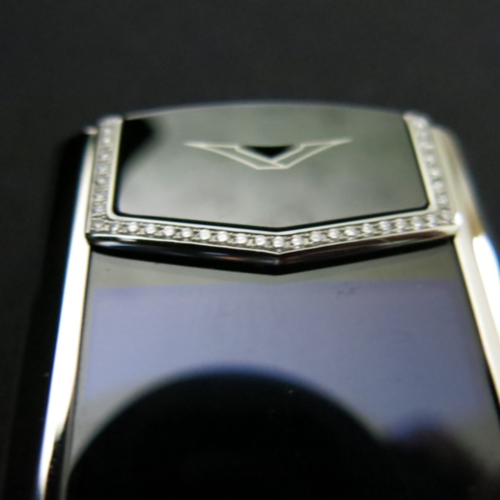 Vertu Signature S Phone with Diamond Pillow Frame & Polished Stainless. Furnished with Ceramic - Image 6 of 6