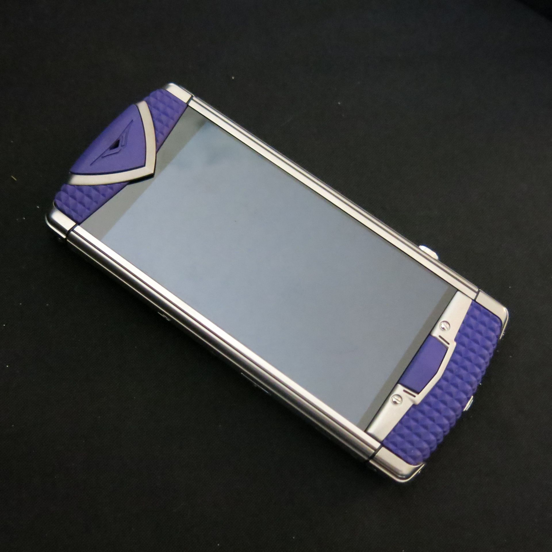 Entire Contents of the VERTU Museum Collection to Include: 105 Various Iconic Phones & Appearance - Image 26 of 106