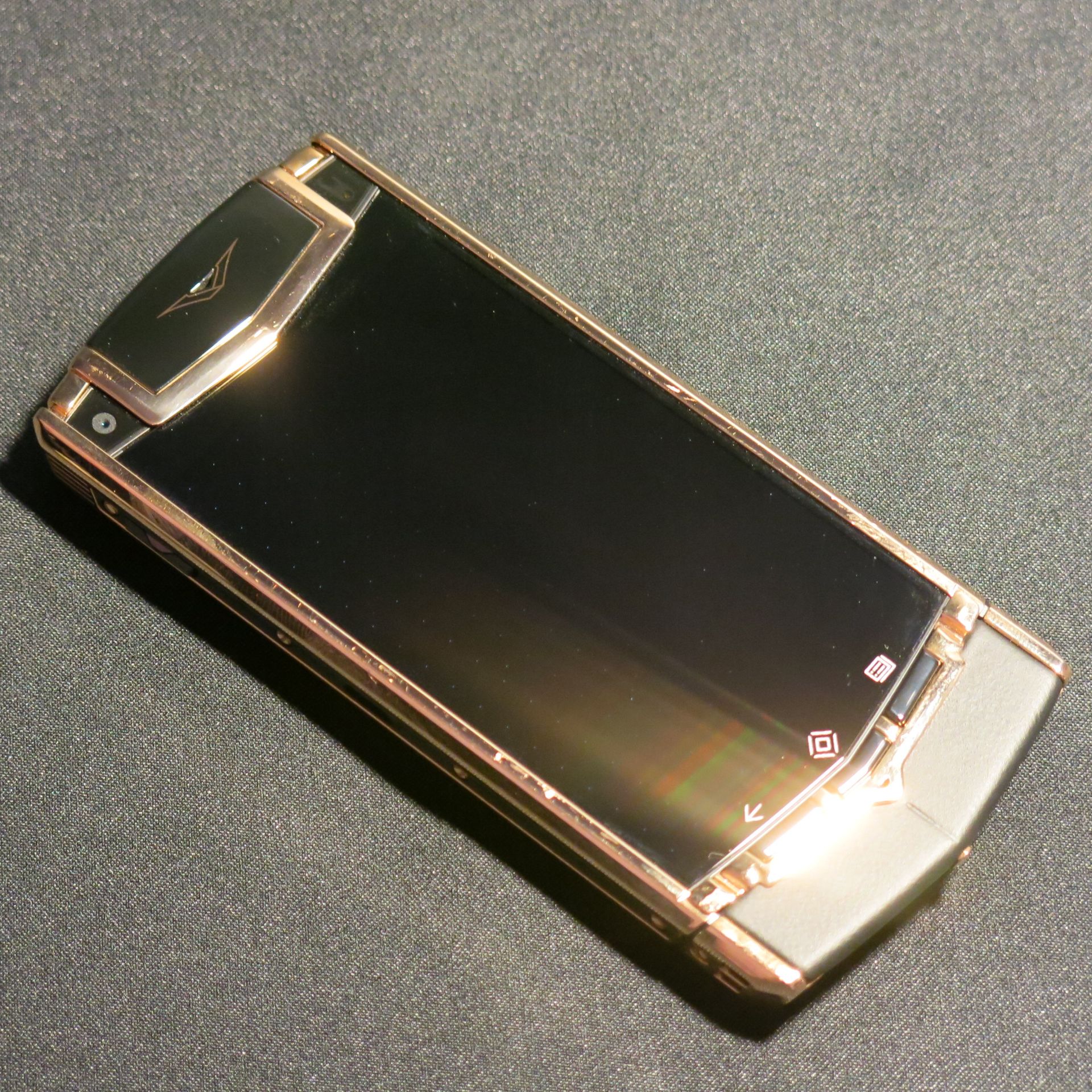 Entire Contents of the VERTU Museum Collection to Include: 105 Various Iconic Phones & Appearance - Image 103 of 106