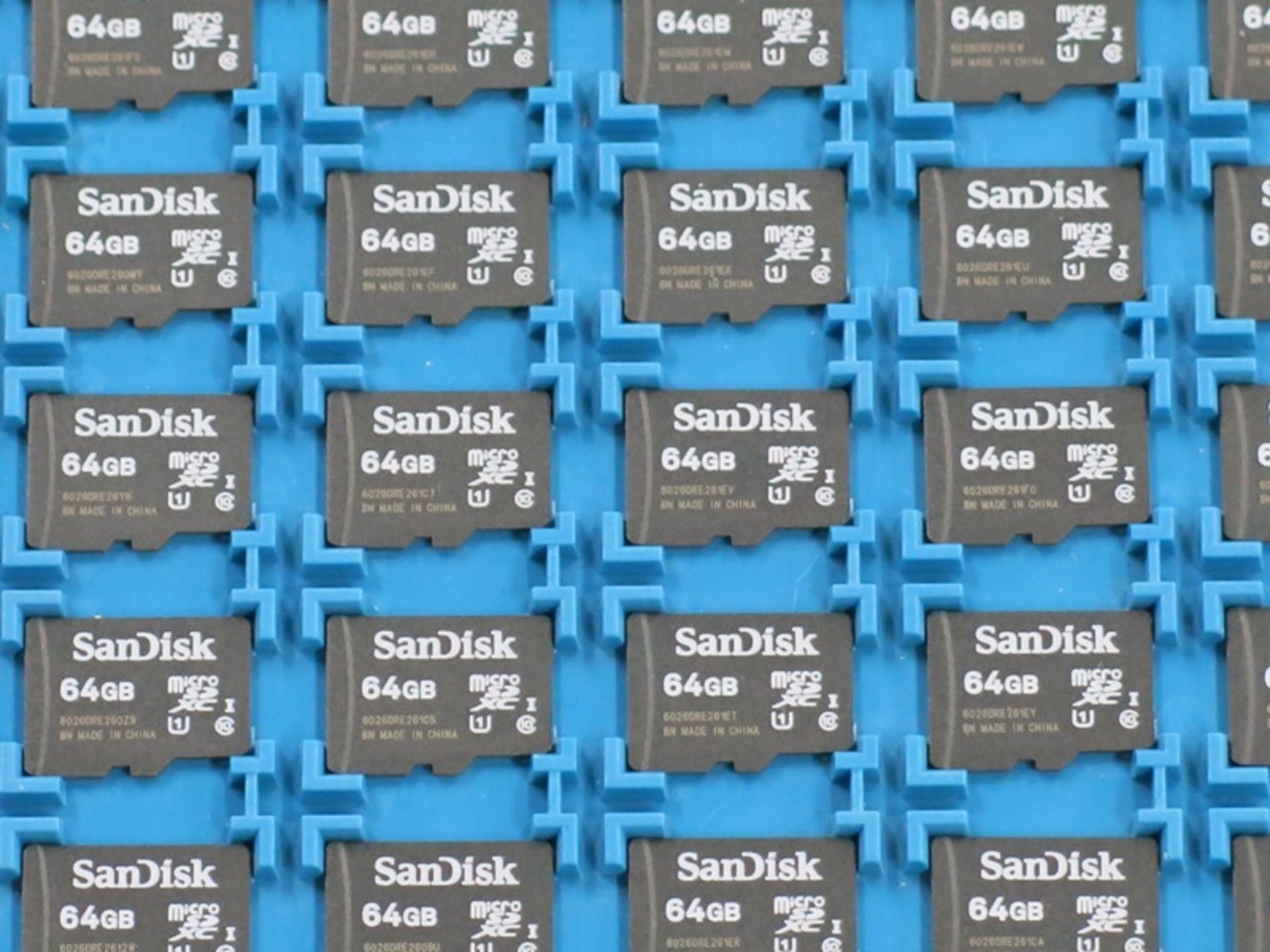 Approx 774 Micro SD Cards to Inlcud3e: 407 x 64GB / 254 x 32GB / 113 x 8GB (As Viewed) - Image 2 of 4