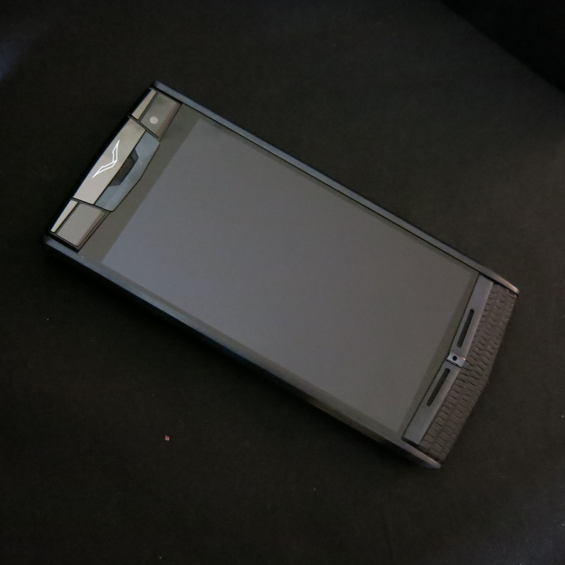 Entire Contents of the VERTU Museum Collection to Include: 105 Various Iconic Phones & Appearance - Image 23 of 106