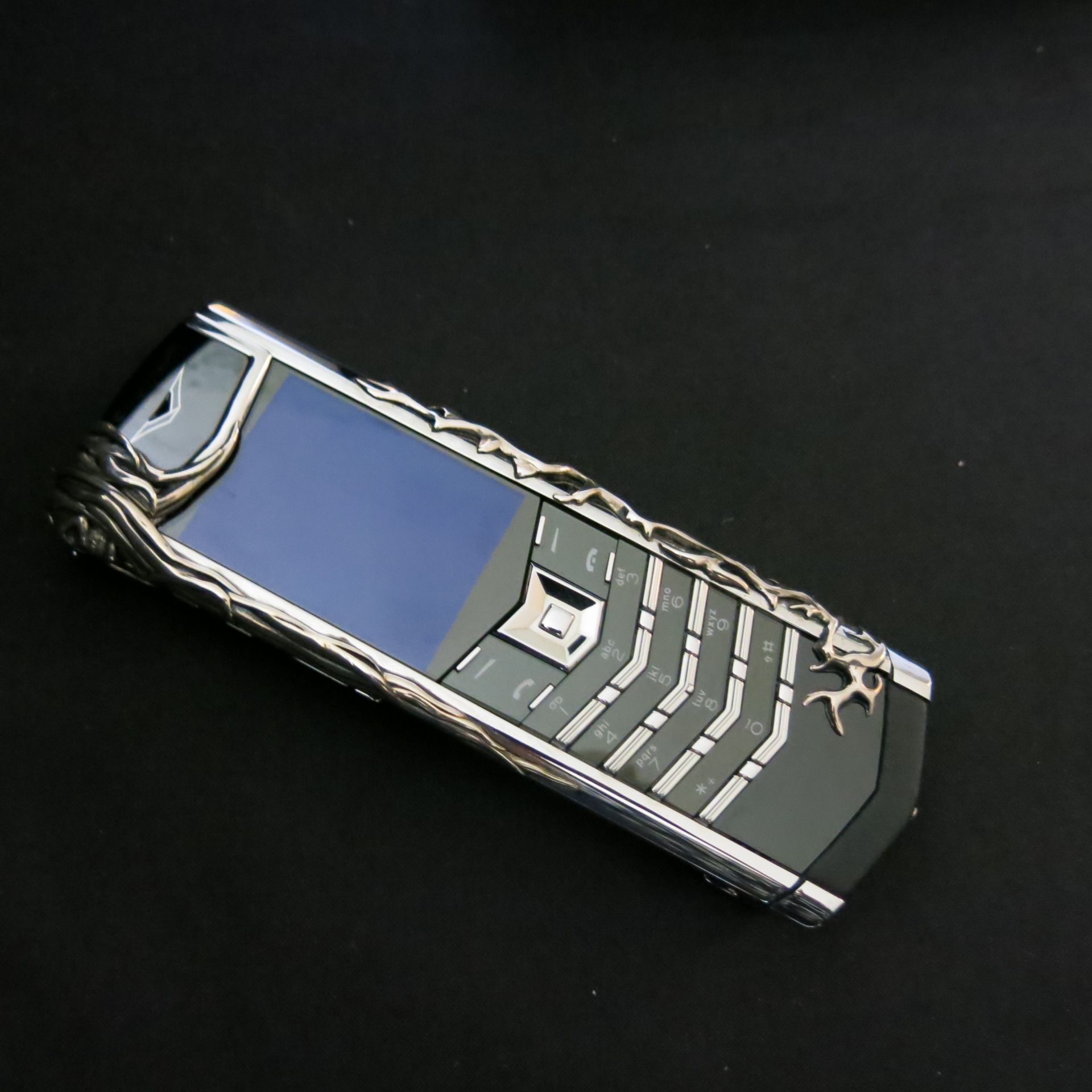 Entire Contents of the VERTU Museum Collection to Include: 105 Various Iconic Phones & Appearance - Image 10 of 106