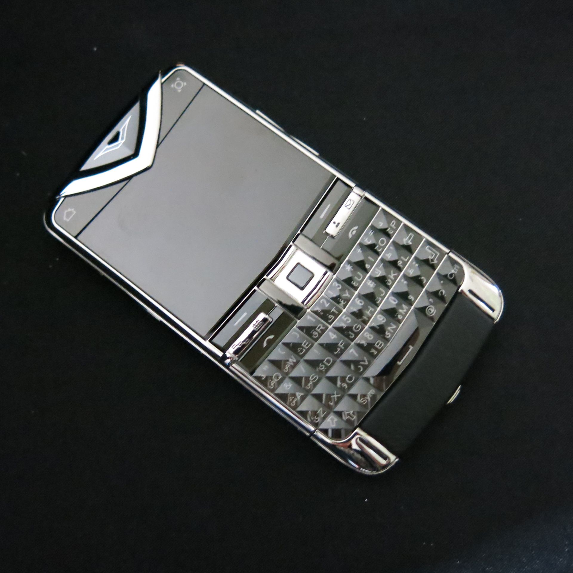 Entire Contents of the VERTU Museum Collection to Include: 105 Various Iconic Phones & Appearance - Image 78 of 106