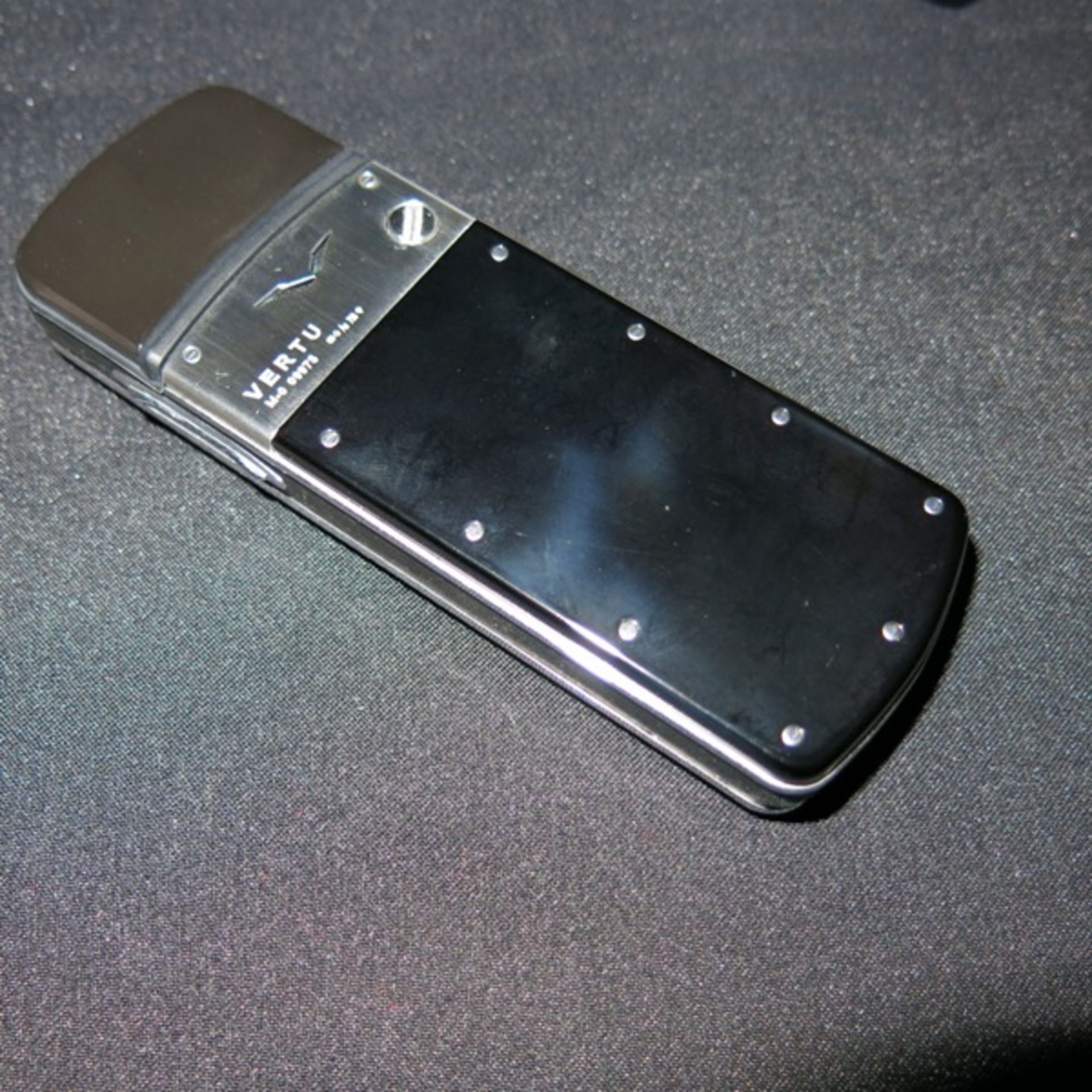 Vertu Signature Classic Phone in 18kt Brushed White Gold with 18kt Polished White Gold Functional - Image 3 of 5