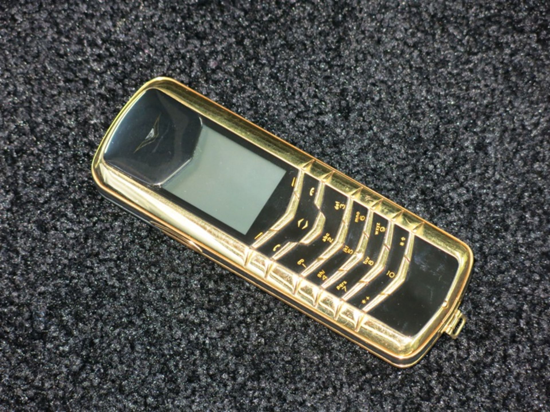 Vertu Signature Classic Phone in 18kt Brushed Yellow Gold with 18kt Polished Yellow Gold - Image 7 of 7