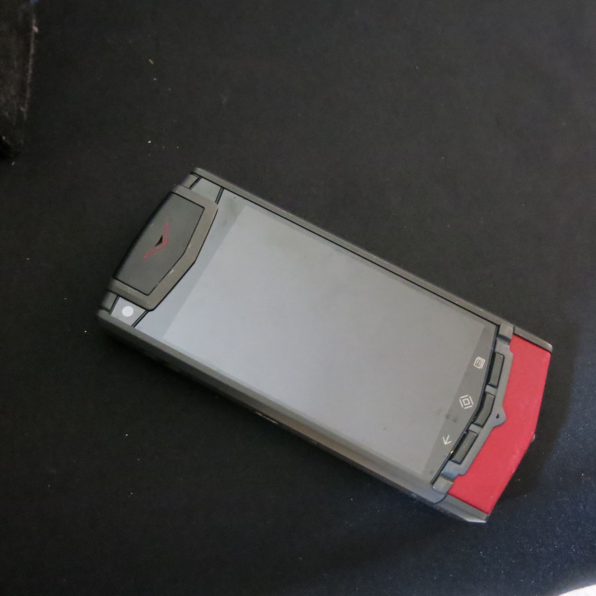 Entire Contents of the VERTU Museum Collection to Include: 105 Various Iconic Phones & Appearance - Image 40 of 106