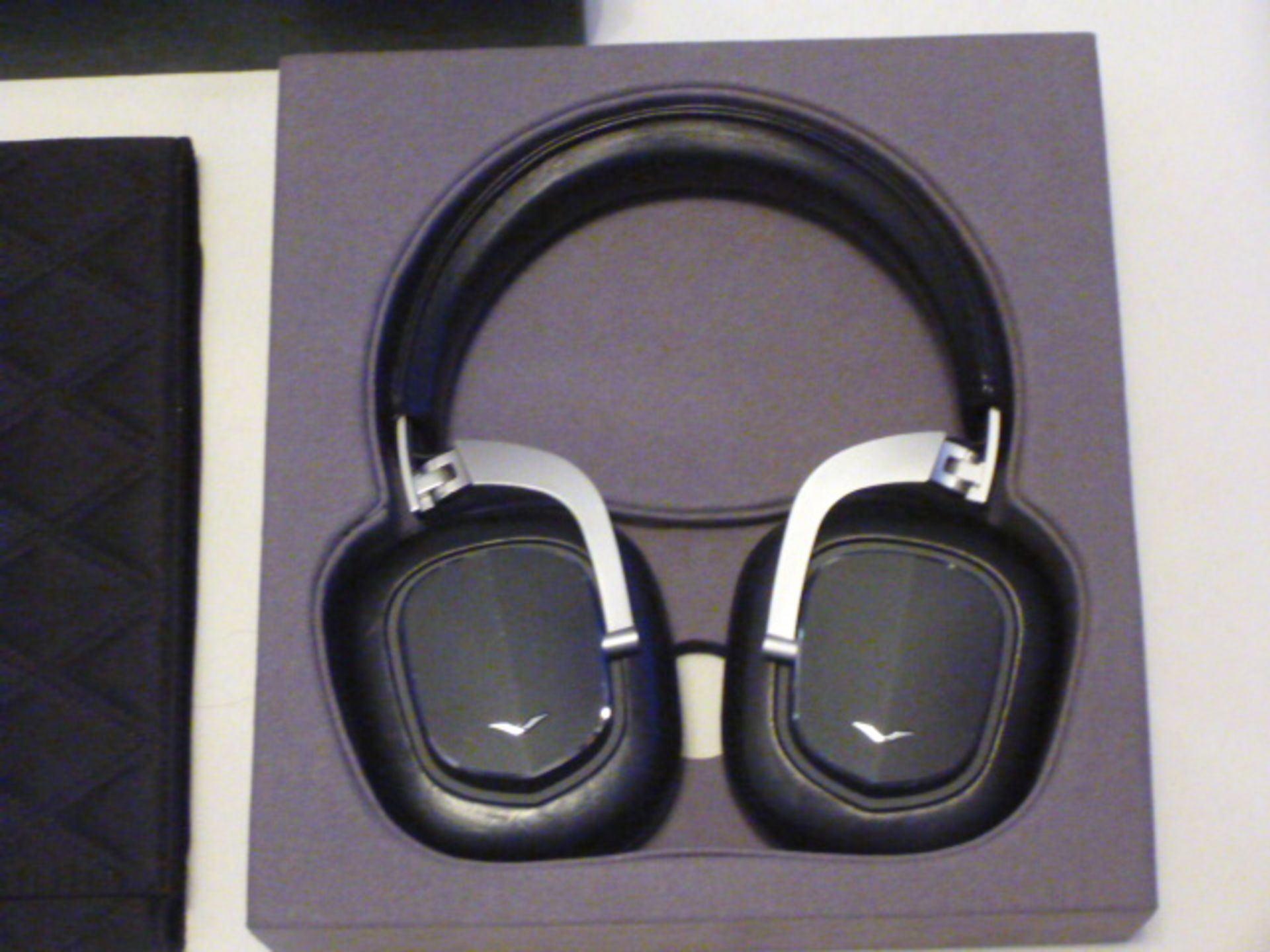 Set of Vertu HP-1V Headphones. Complete in Box with Accessories and Quilted Case. New RRP £540 - Image 2 of 4