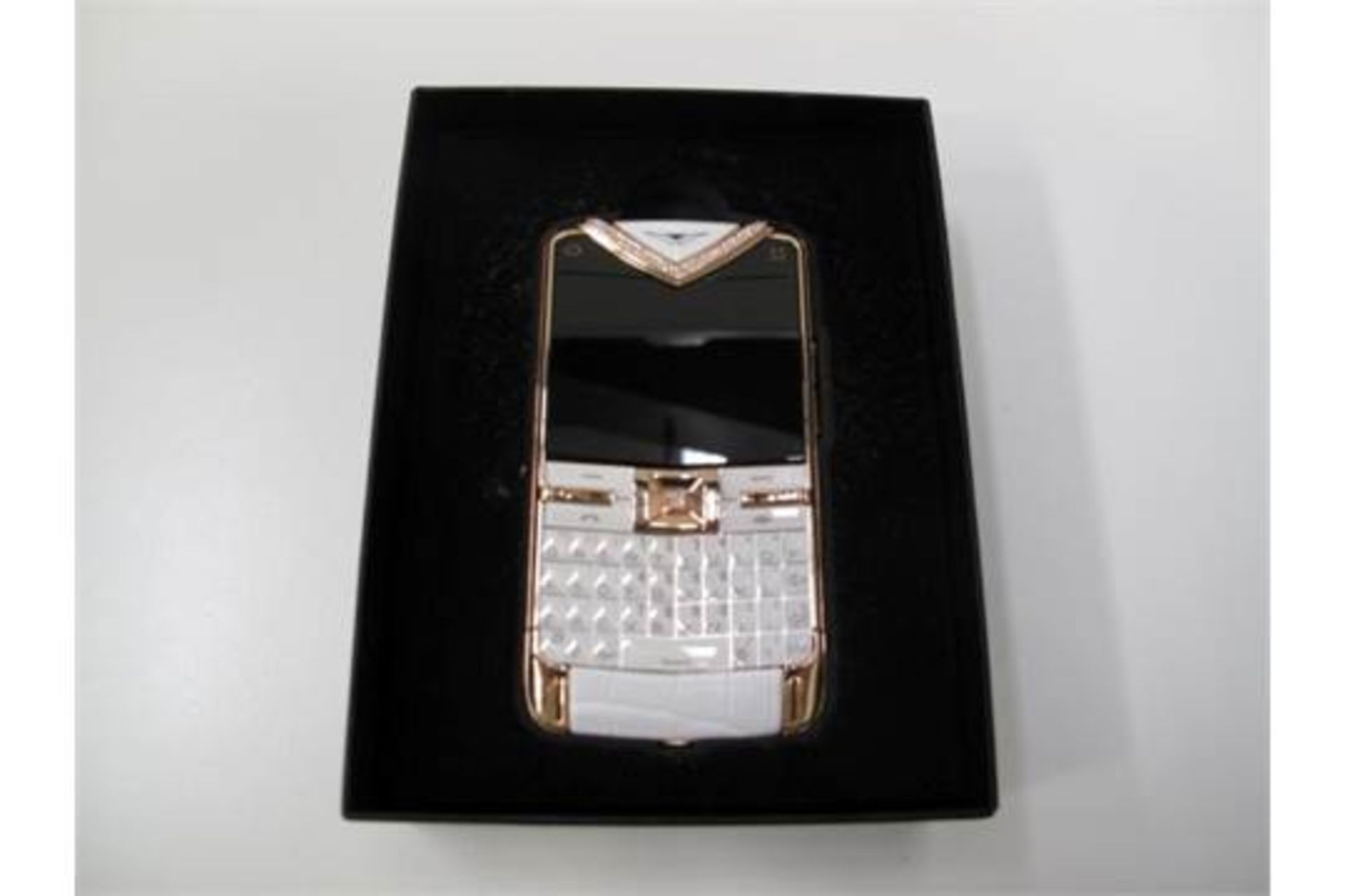 Re-Offered Due to Default by Buyer: Vertu Constellation Quest 18ct Red Gold - Bild 2 aus 3