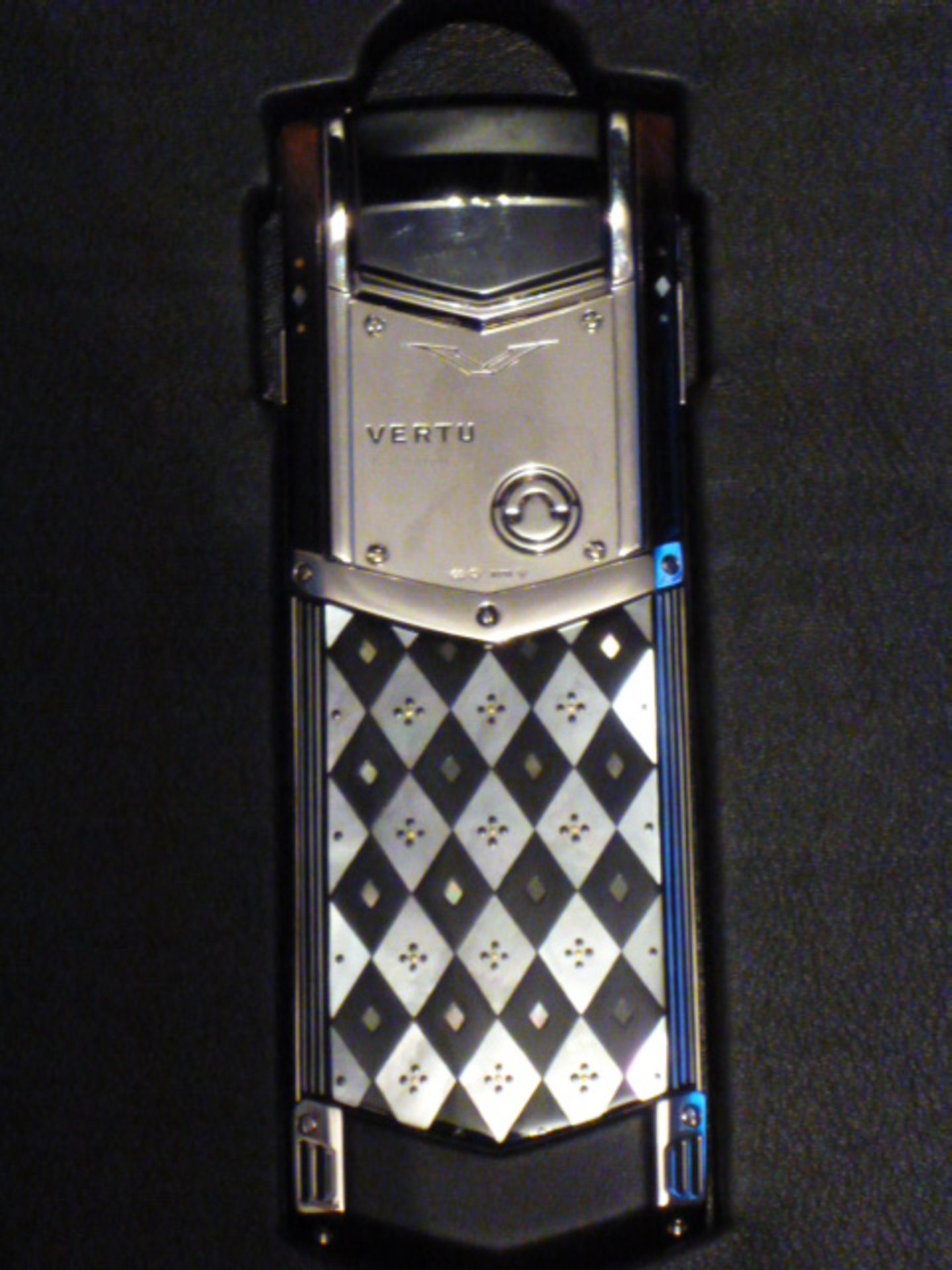 Vertu Signature Harmony Phone, Unique Design 1 of 4. This Handset has been Designed and Created - Image 3 of 6