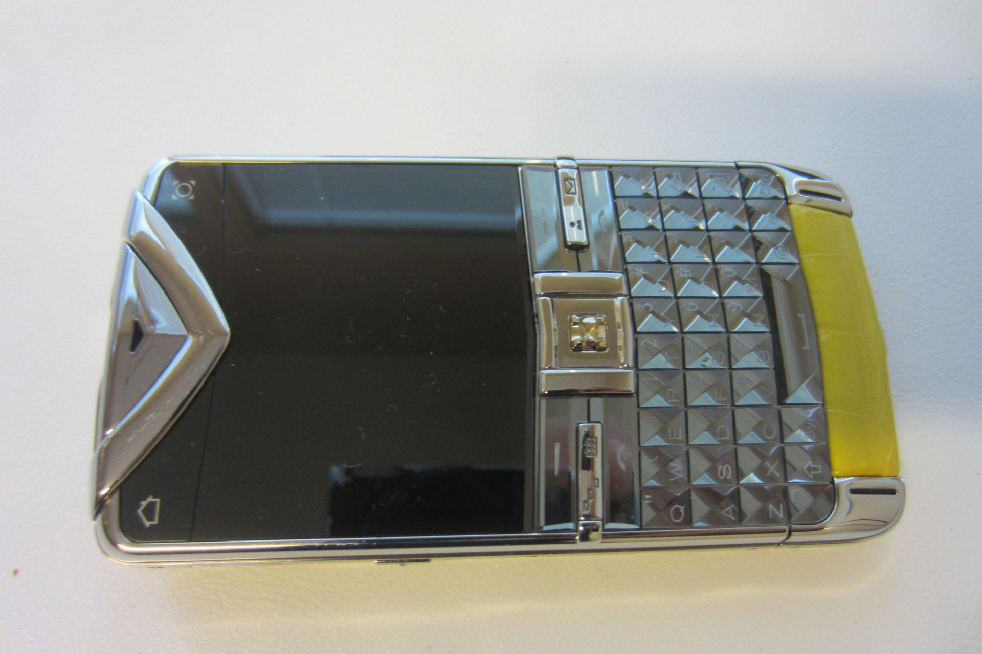 Re-Offered Due to Default by Buyer: Archive Collection of 23 Vertu Constellation Quest Phones - Bild 13 aus 13