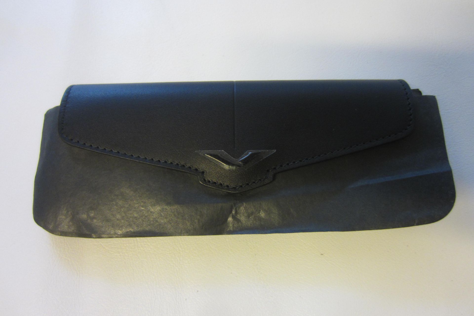 Signature S Black Leather Case with Black "V" Insignia