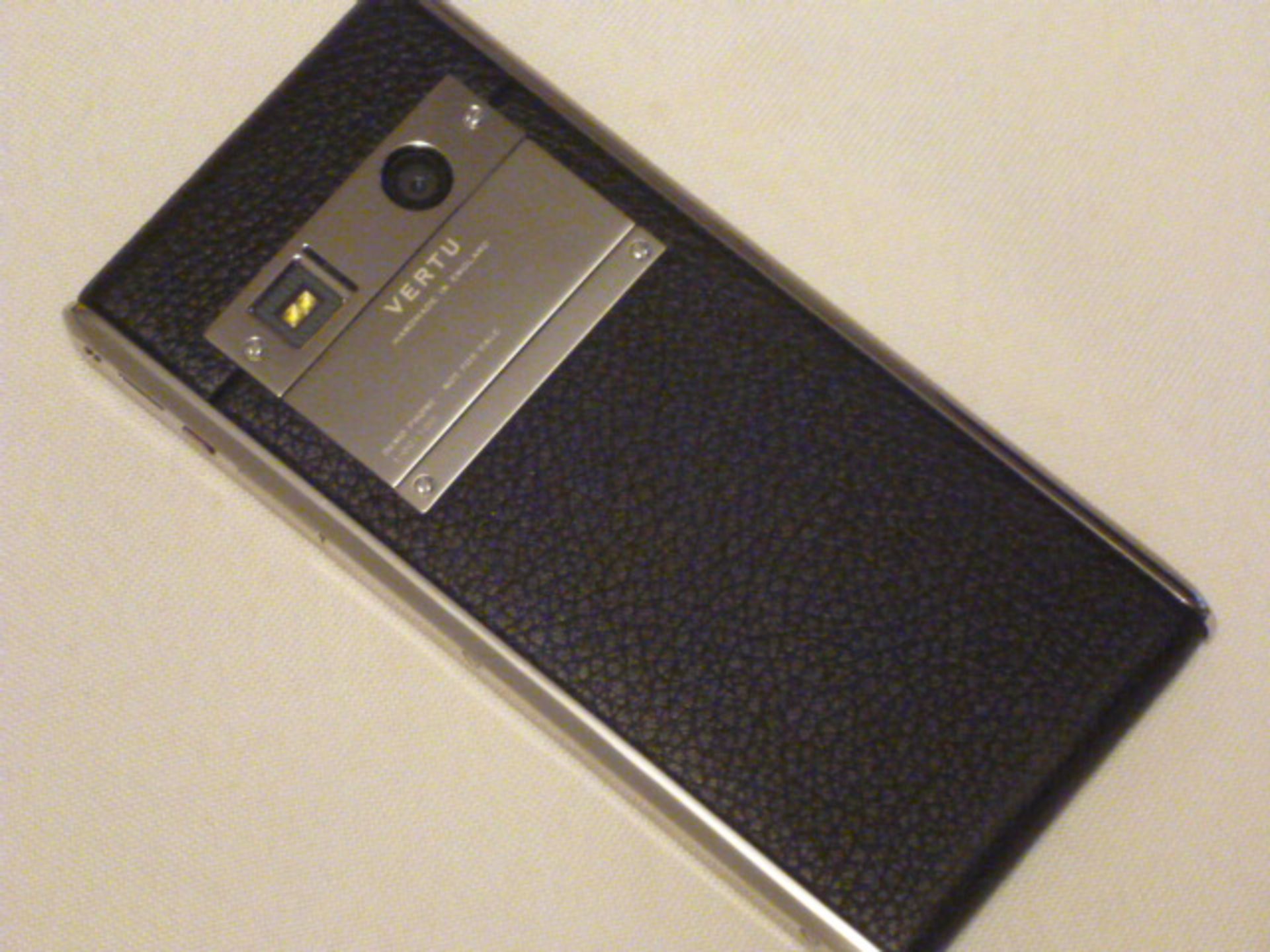 Vertu Aster Touch Phone, Black Leather. Demonstrator, S/N I-010069. Tested Working, but without - Bild 2 aus 2