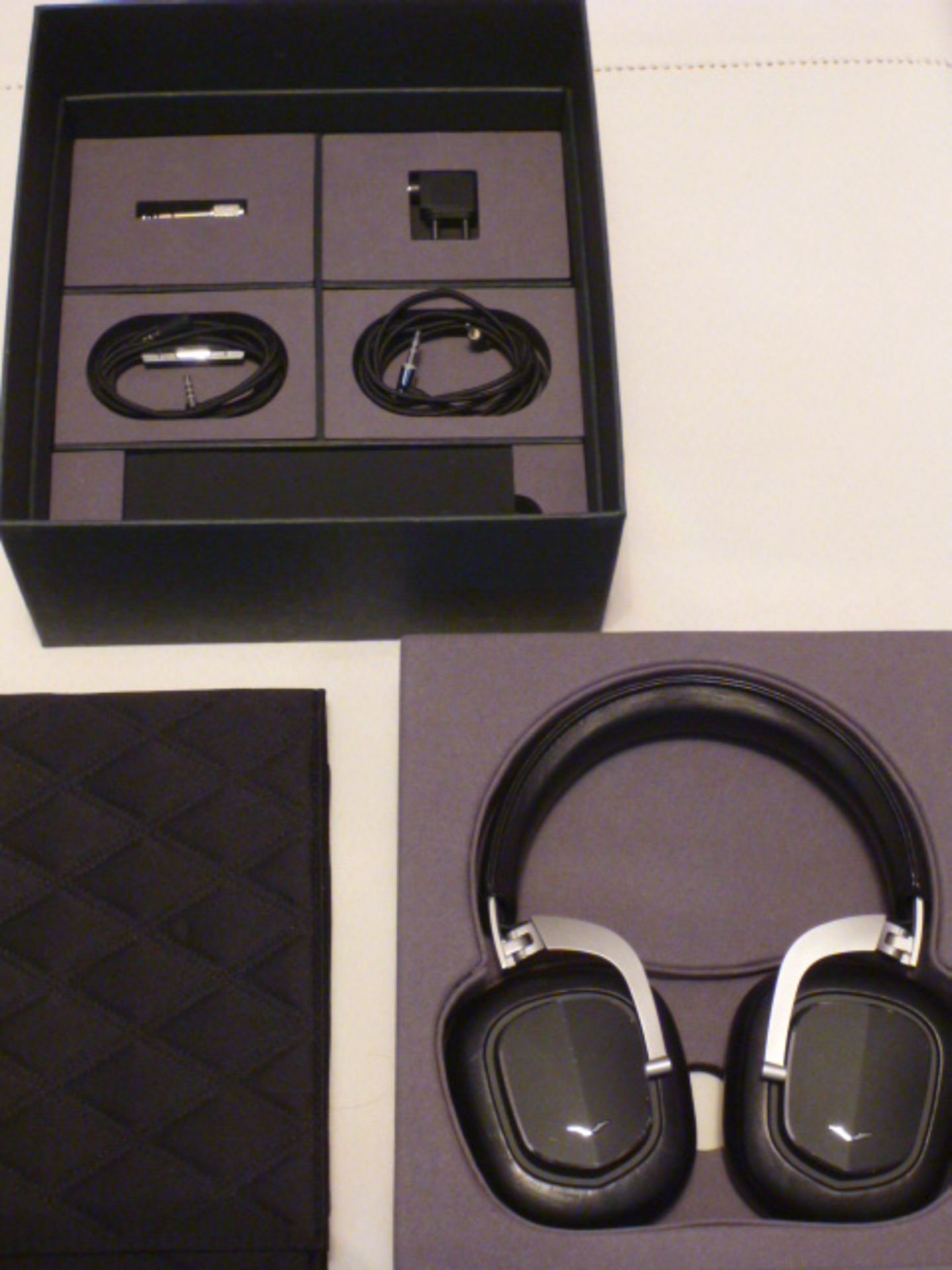 Set of Vertu HP-1V Headphones. Complete in Box with Accessories and Quilted Case. New RRP £540