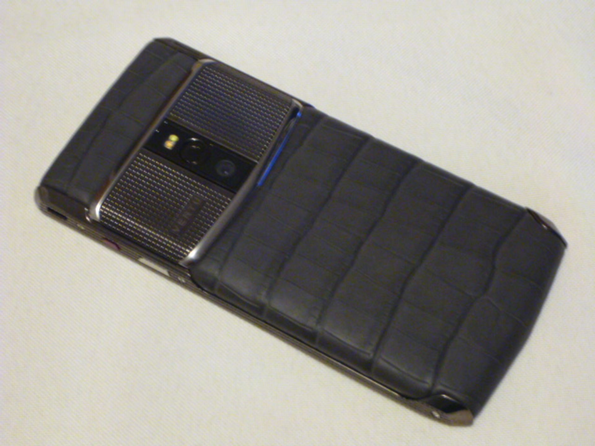 Vertu Signature Touch Phone, Clous De Paris, Black Alligator GL2. S/N 3-009257. Comes with Sales - Bild 2 aus 2