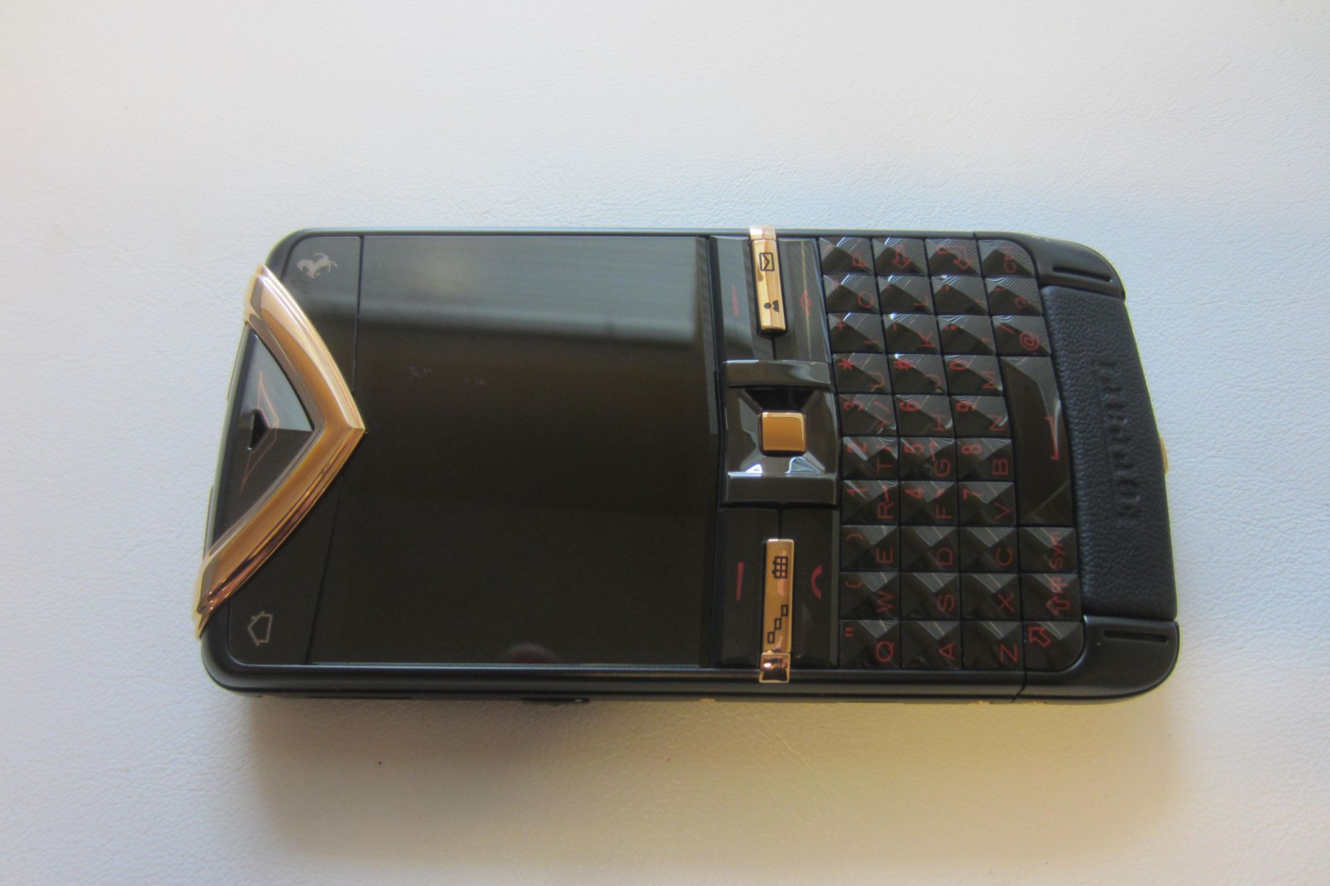 Re-Offered Due to Default by Buyer: Archive Collection of 23 Vertu Constellation Quest Phones - Bild 6 aus 13